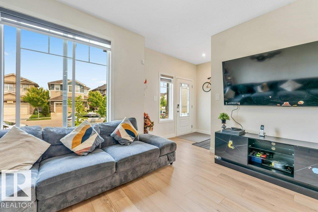 5315 22 Av Sw Property Photo 12