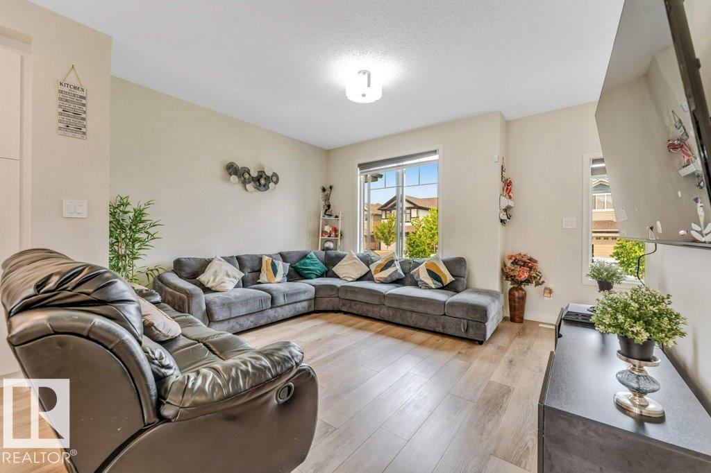5315 22 Av Sw Property Photo 14