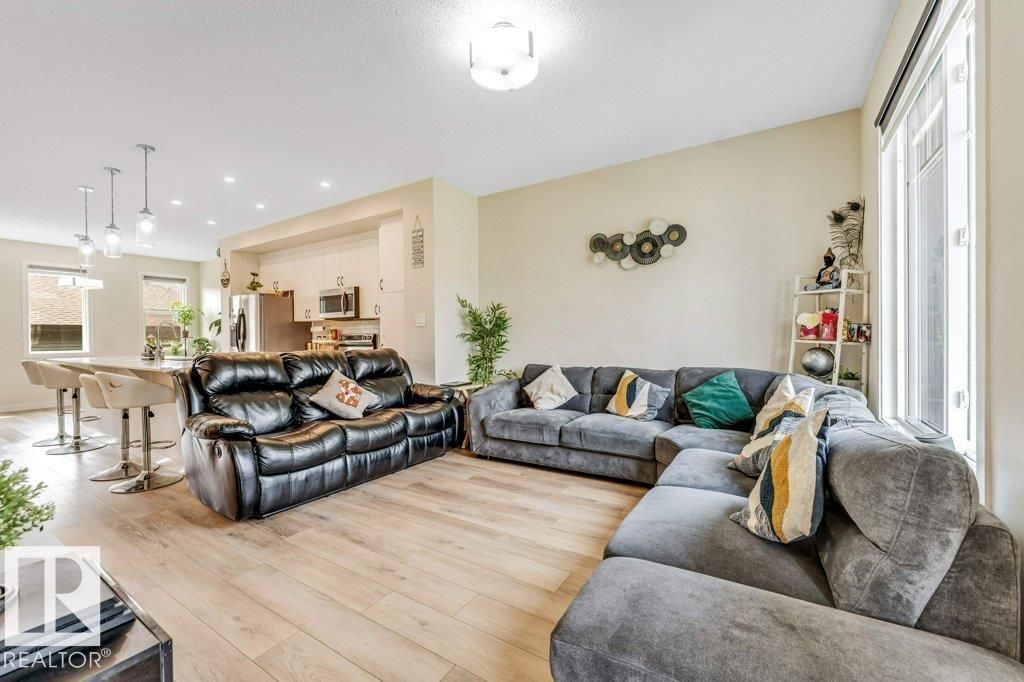 5315 22 Av Sw Property Photo 15