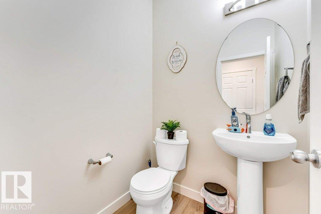 5315 22 Av Sw Property Photo 16