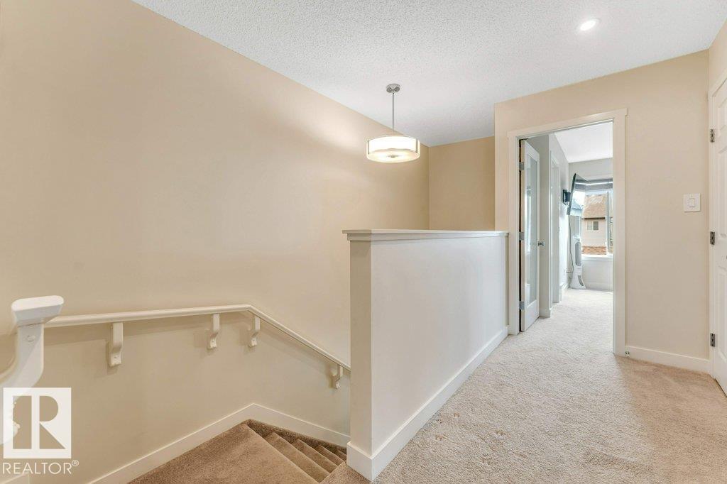 5315 22 Av Sw Property Photo 27