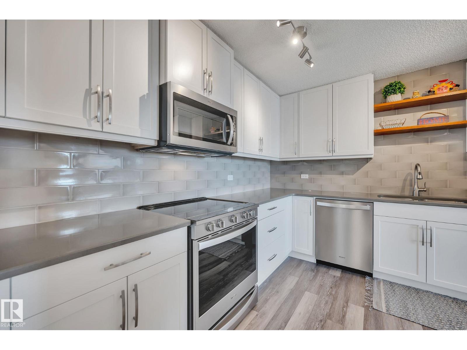 #2202 9923 103 ST NW
