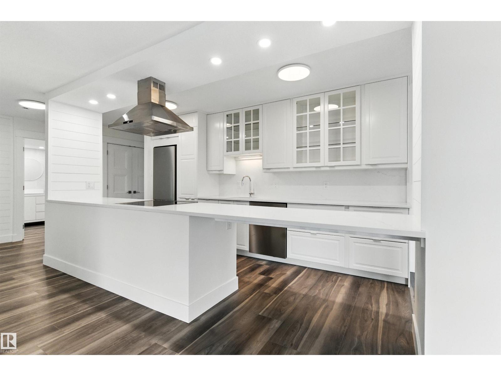 #1203 9737 112 ST NW Property Photo 1