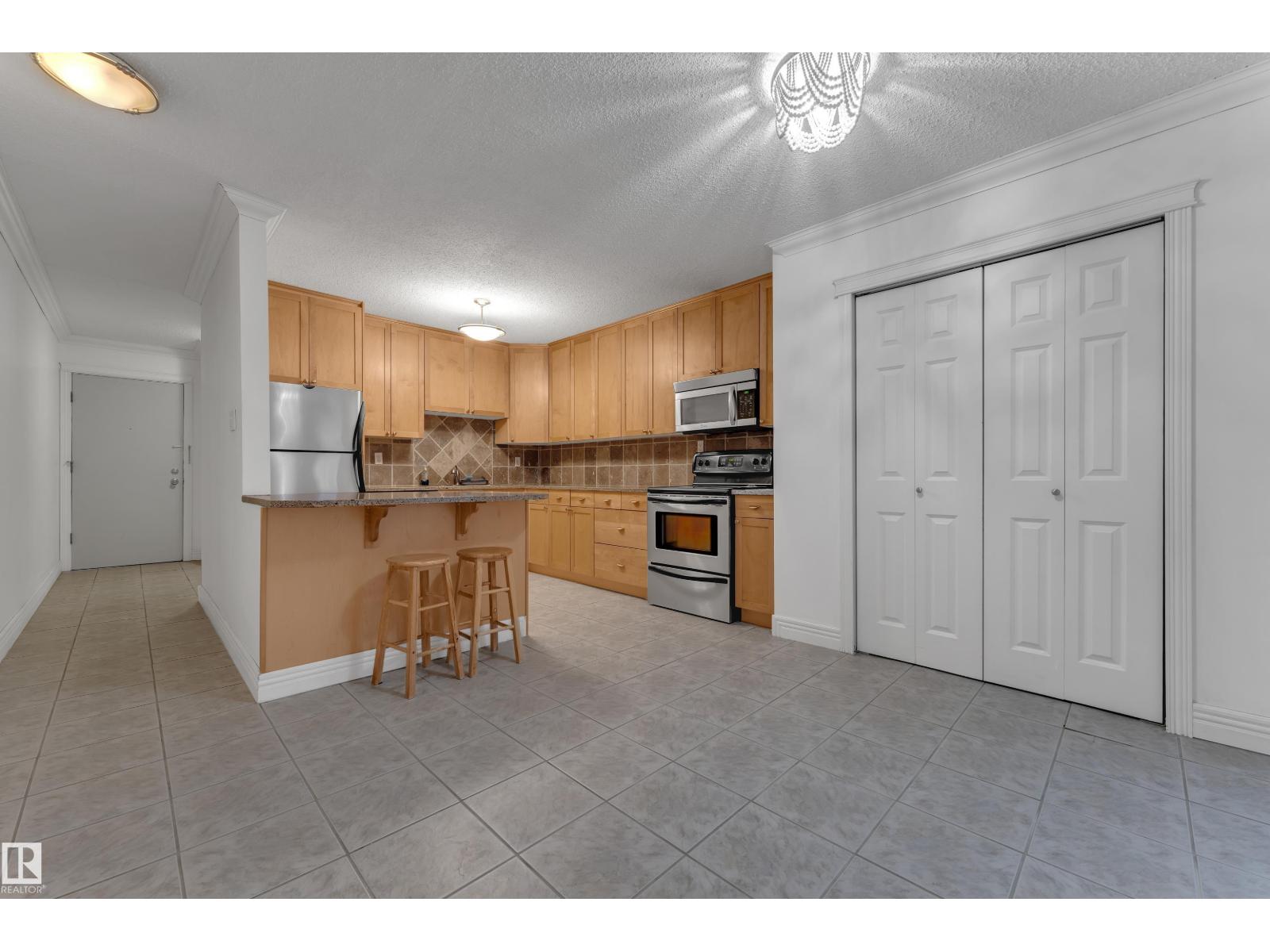 #304 10165 113 St Nw Property Photo 1