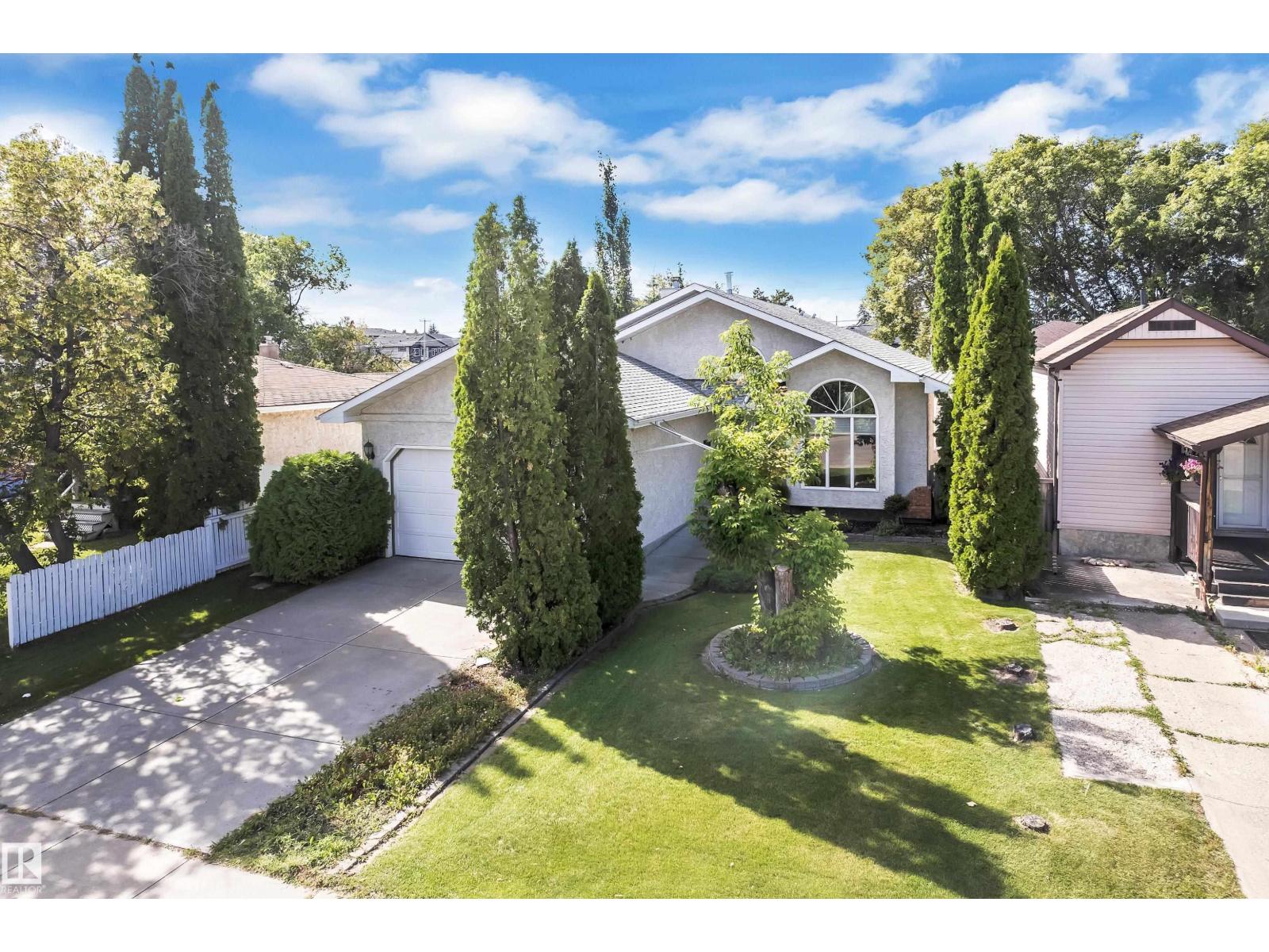 9722 157 St Nw Property Photo 4