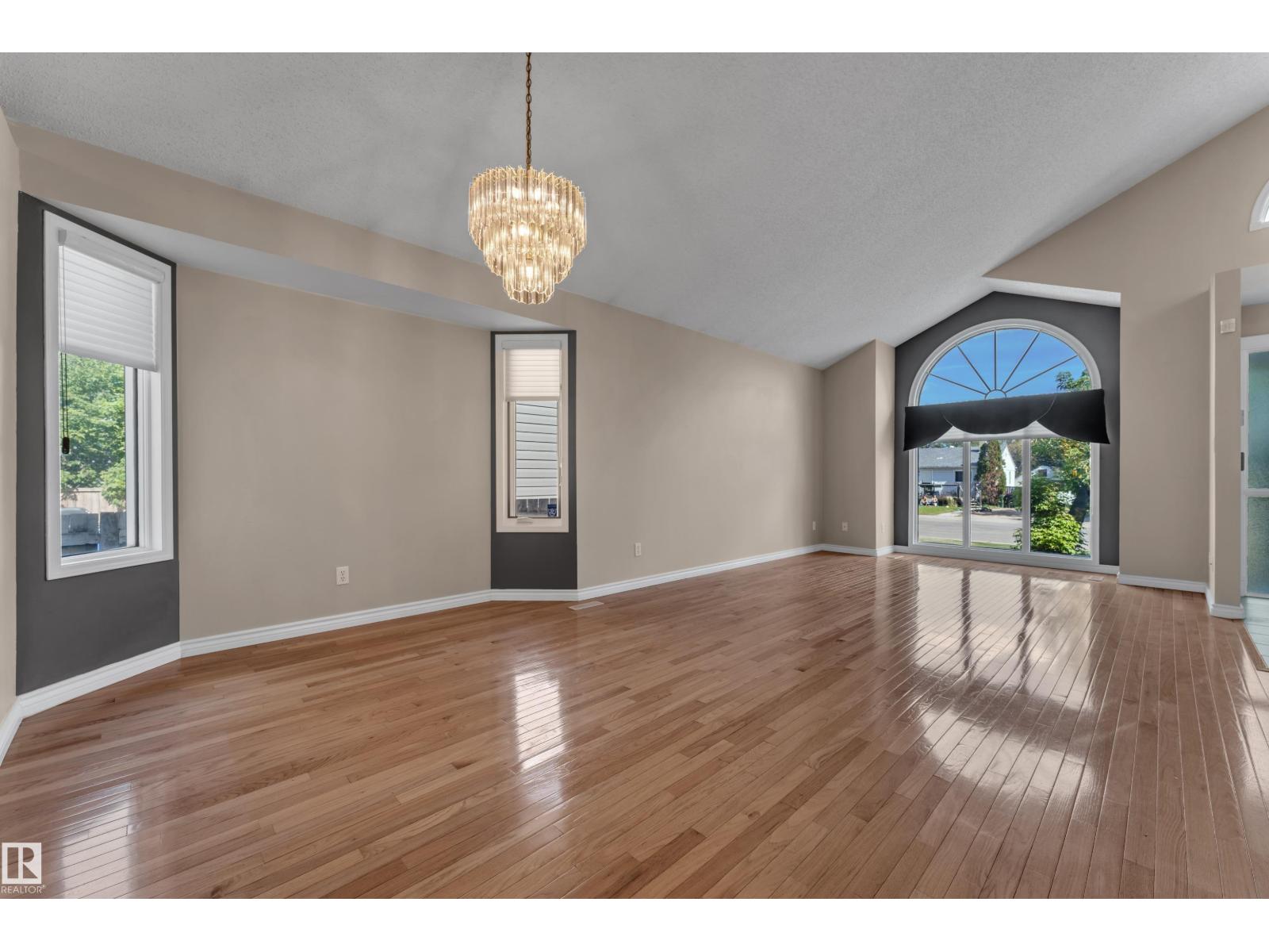 9722 157 St Nw Property Photo 7