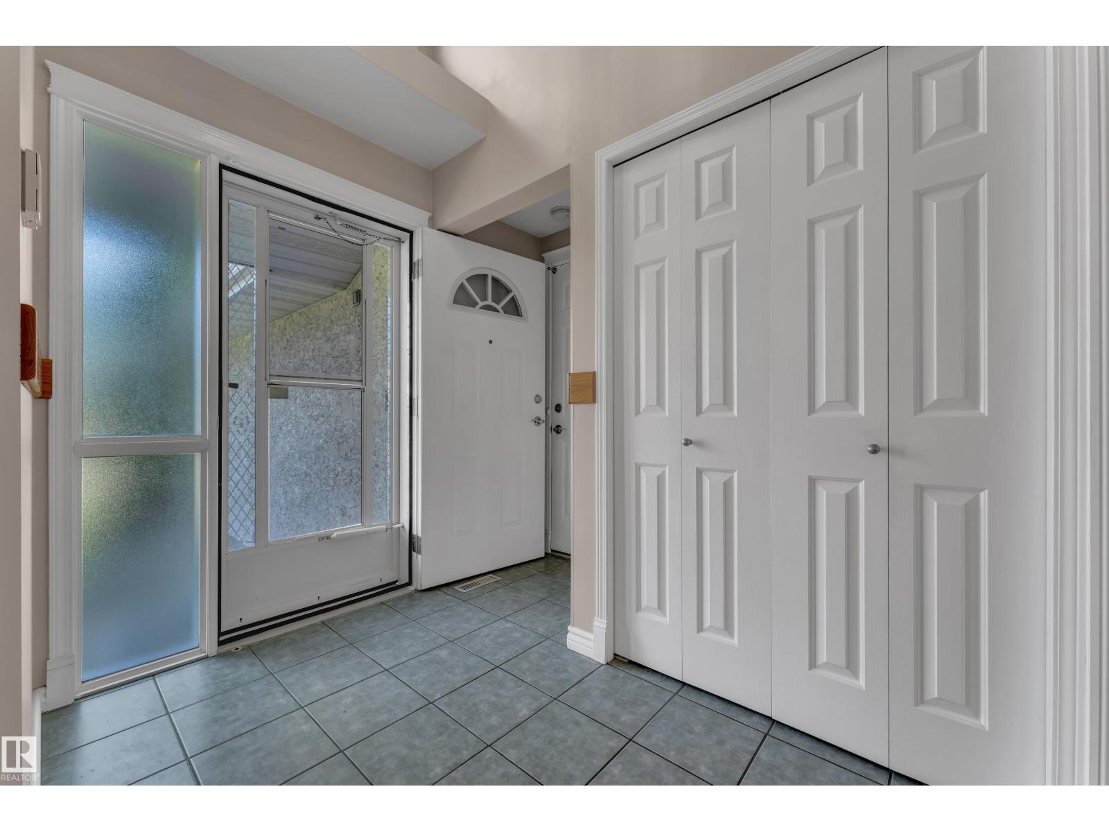 9722 157 St Nw Property Photo 9