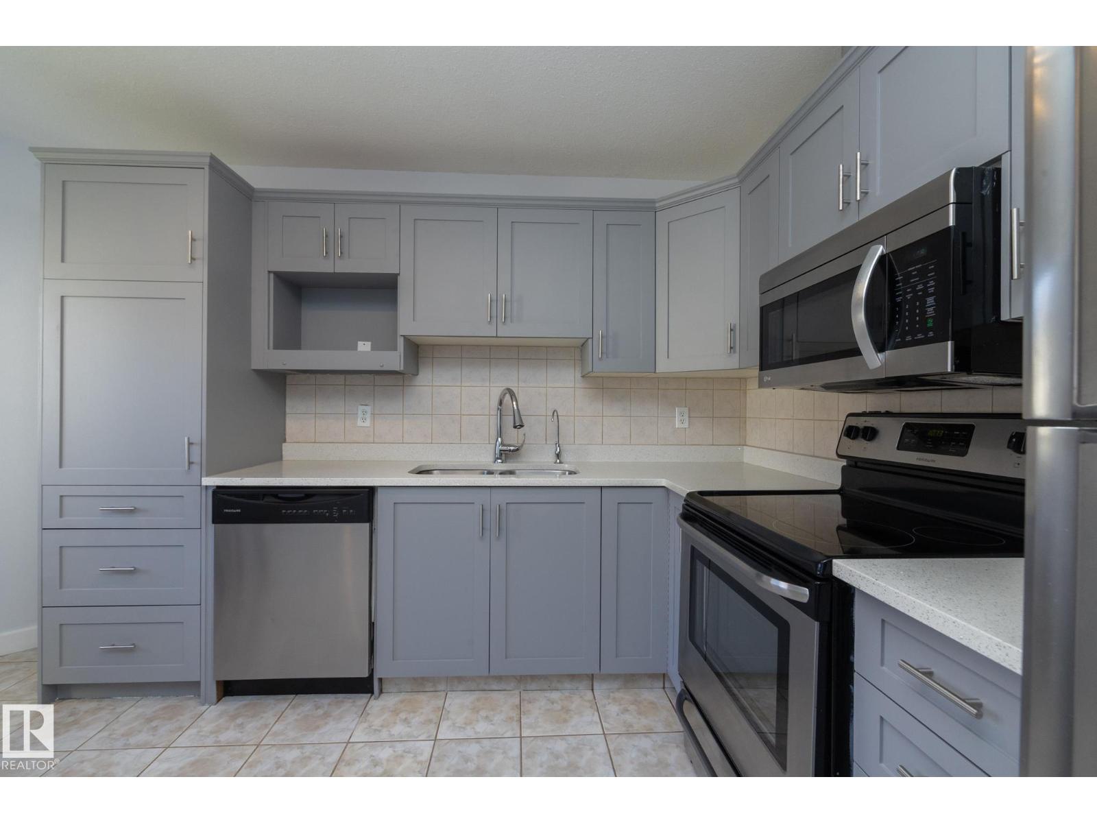 #37 3811 85 ST NW Property Photo 1