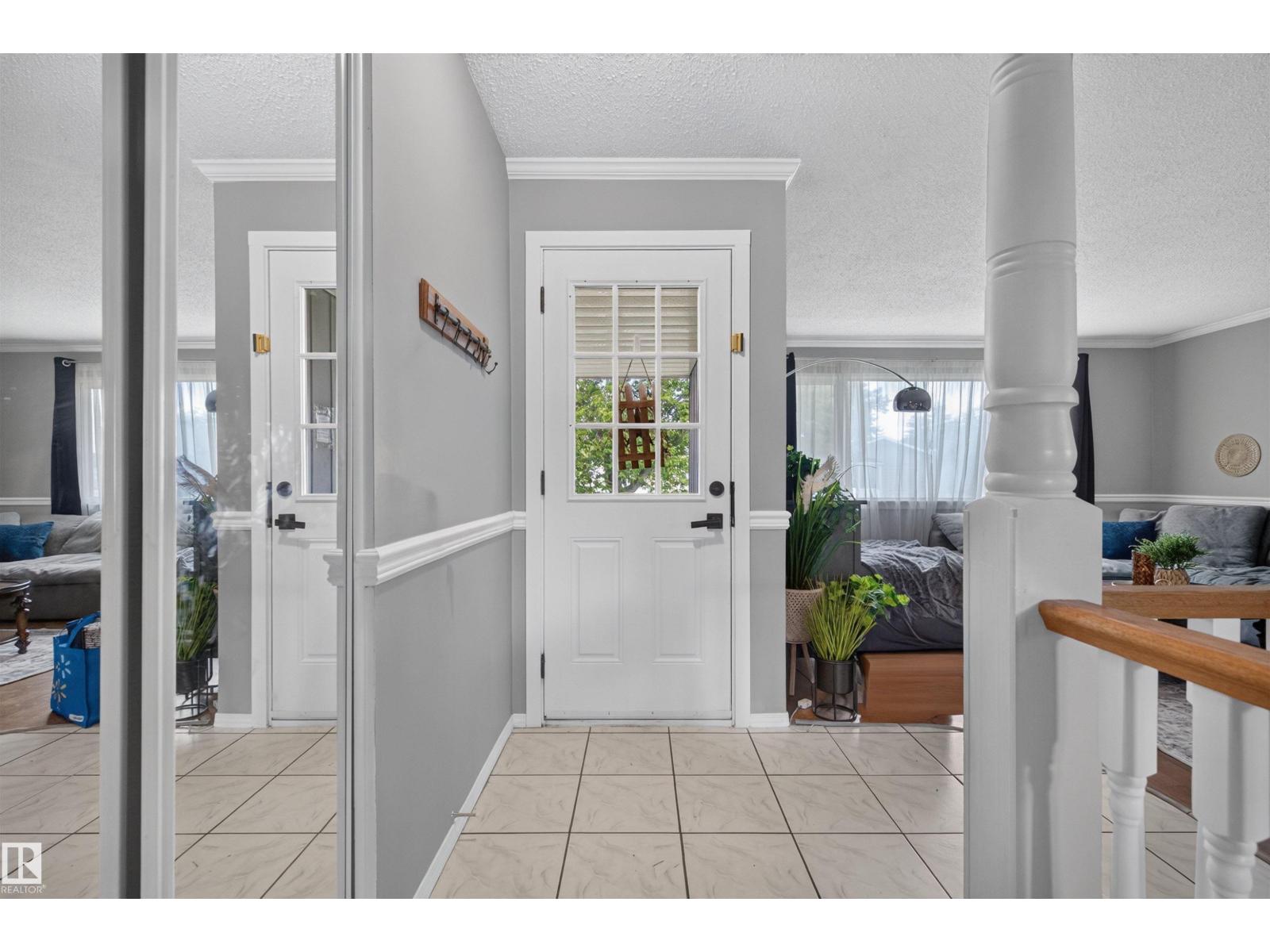 3606 44 St Property Photo 3