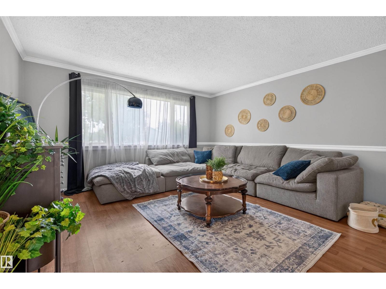 3606 44 St Property Photo 5