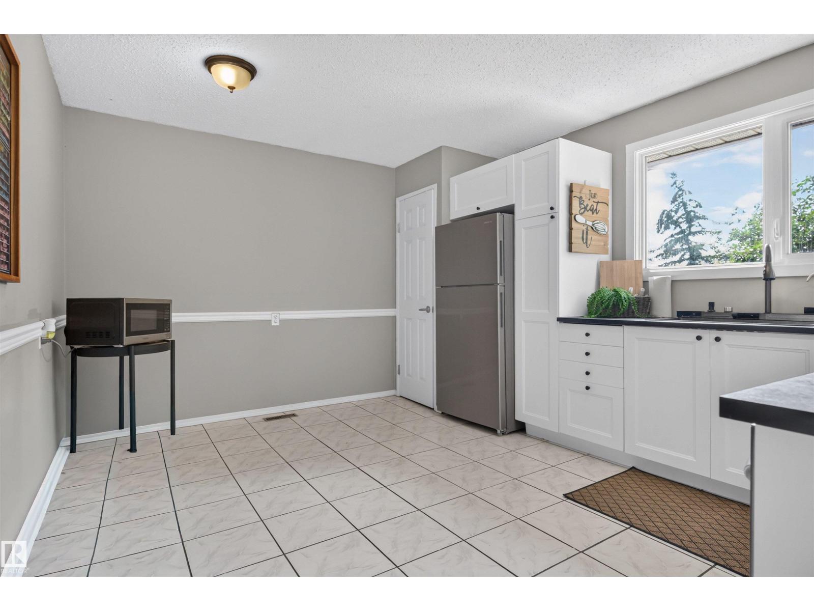 3606 44 St Property Photo 10