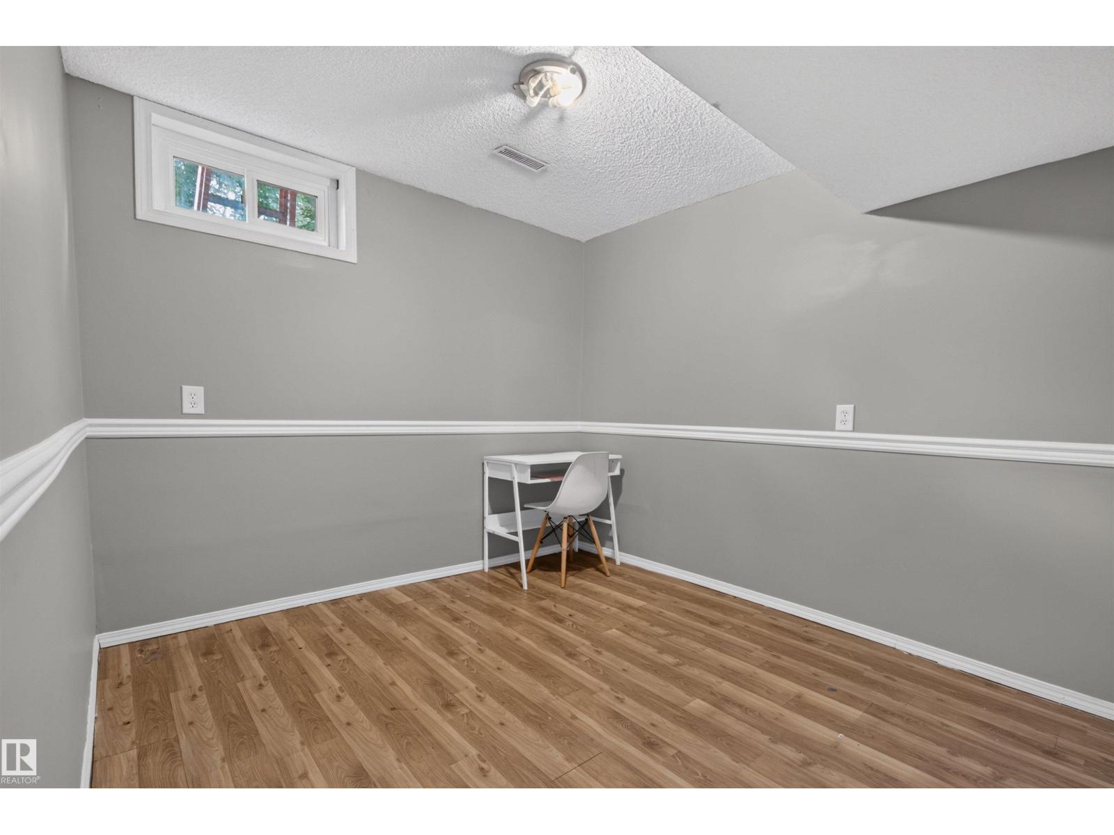 3606 44 St Property Photo 22