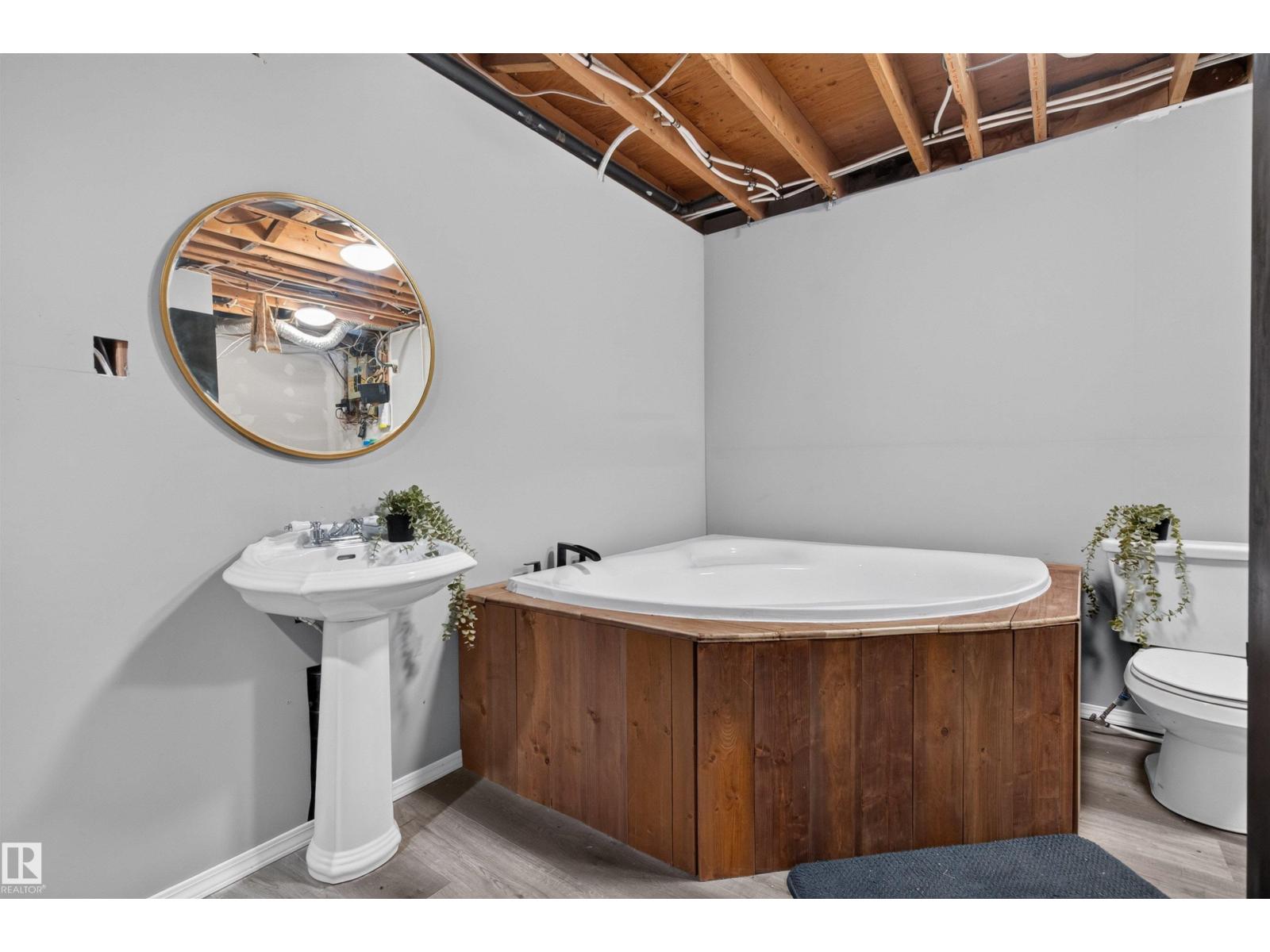 3606 44 St Property Photo 24