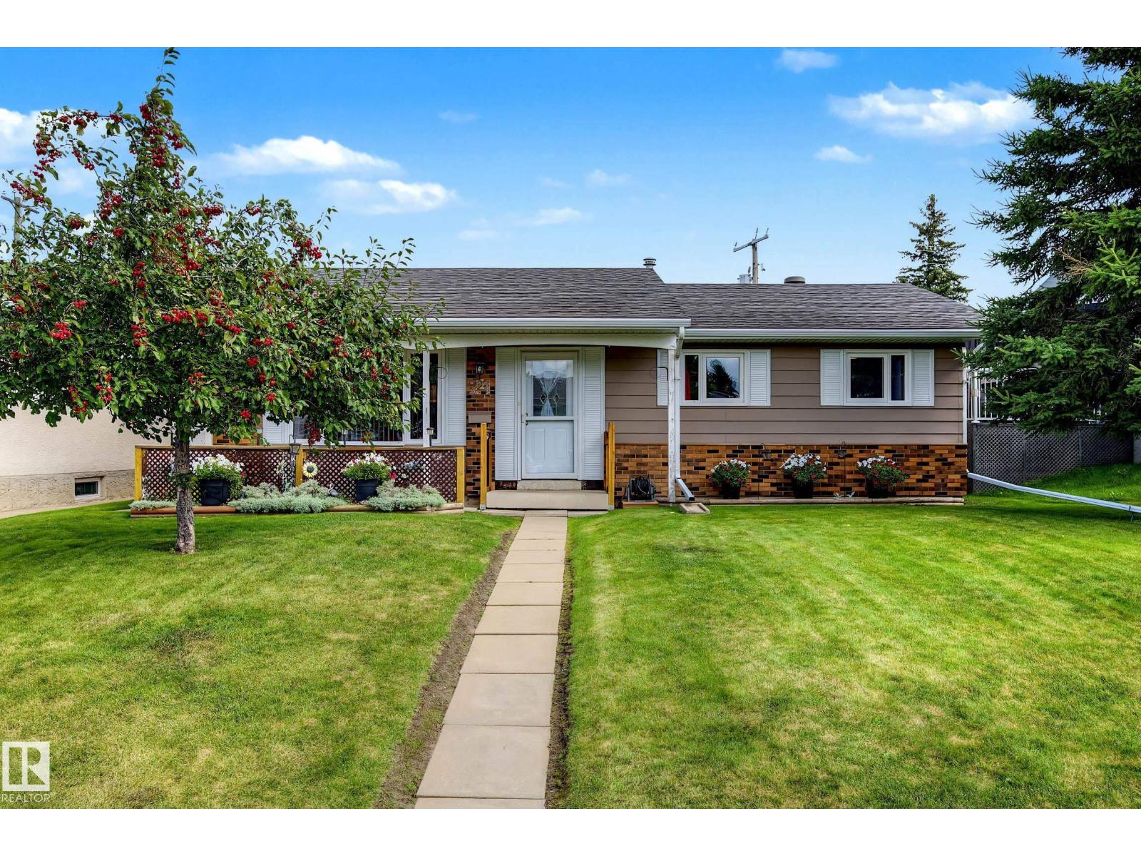21 Maligne Dr Property Photo 1