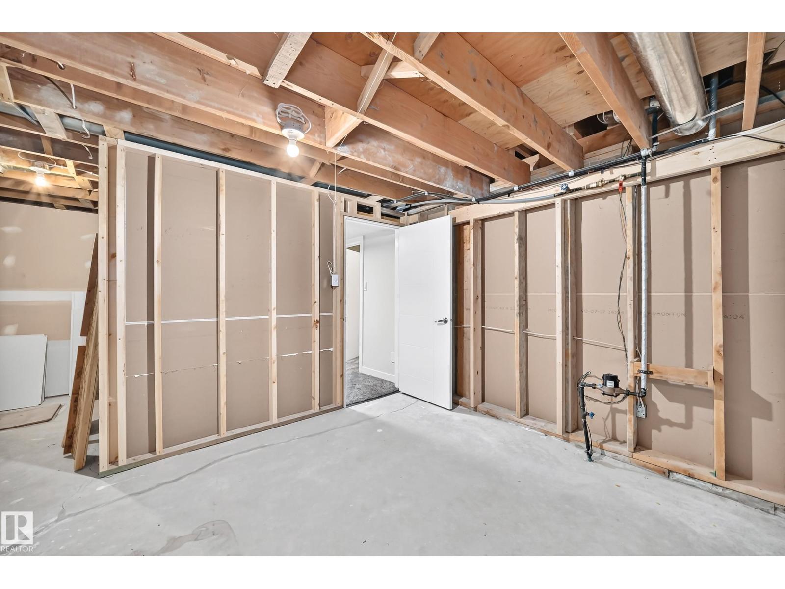 9426 150 St Nw Nw Property Photo 39