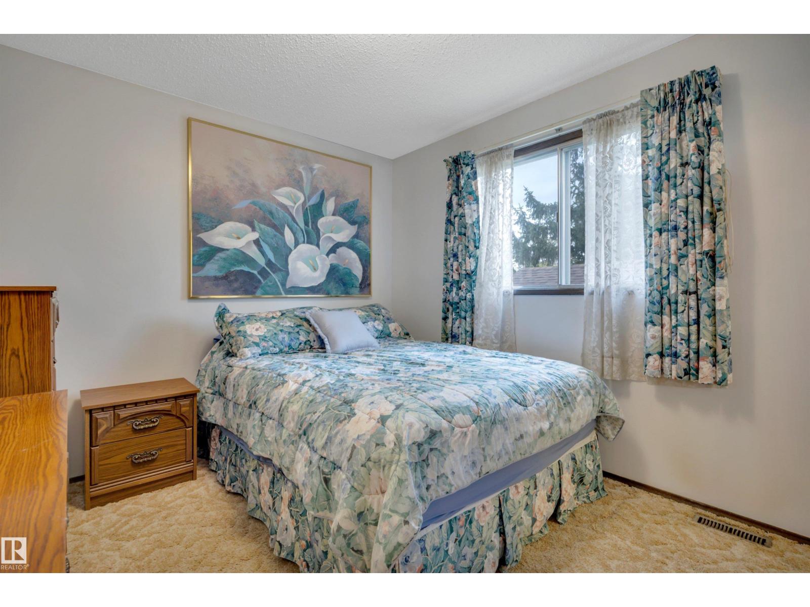 5308 37a Av Property Photo 17