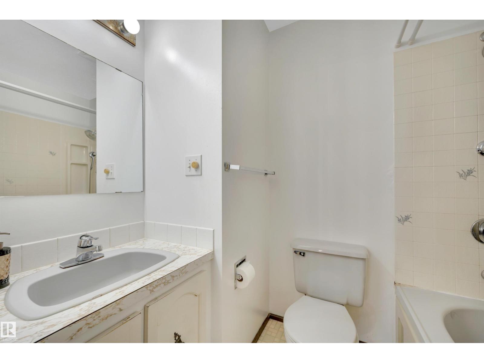 5308 37a Av Property Photo 21