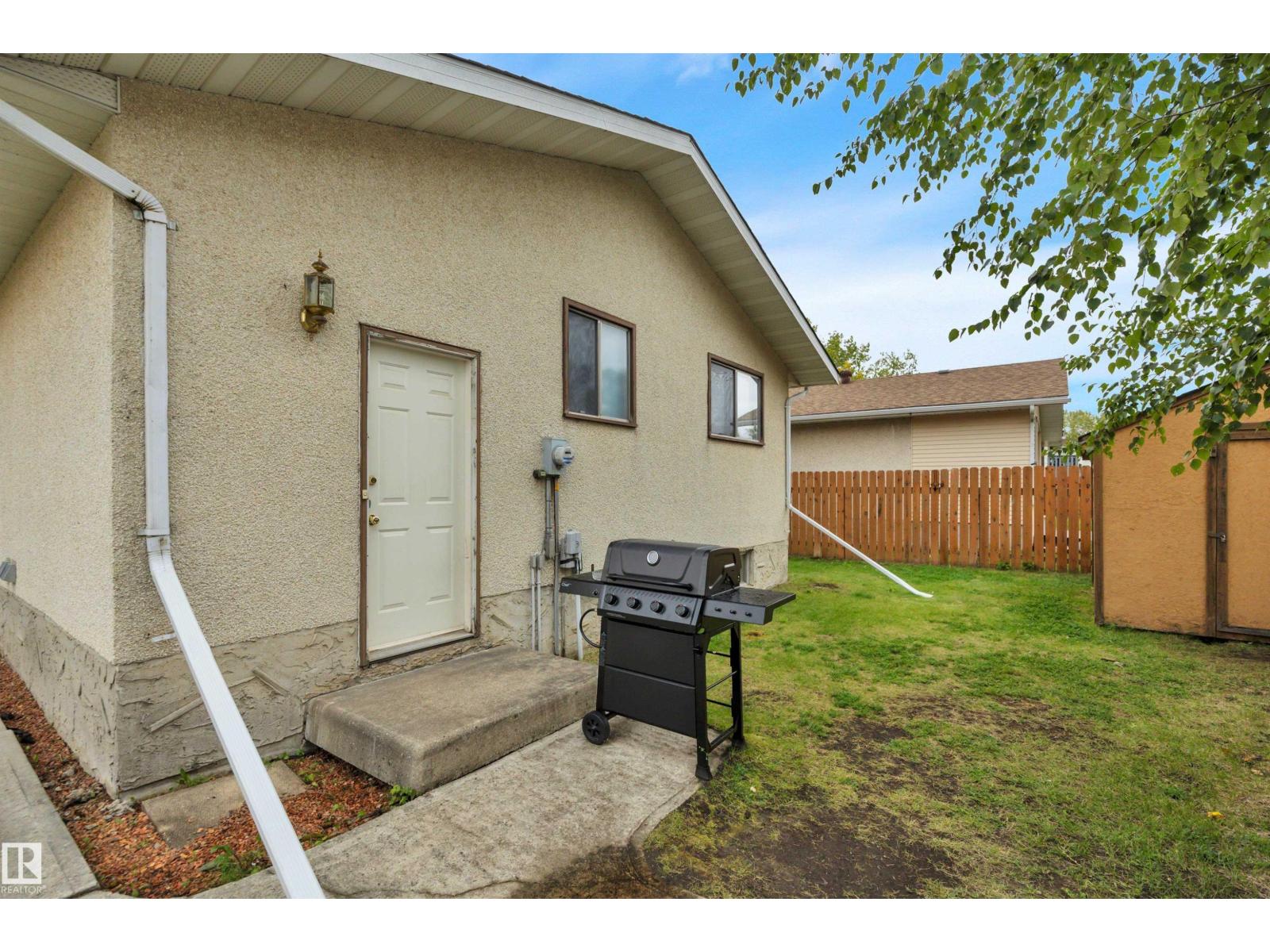 5308 37a Av Property Photo 24