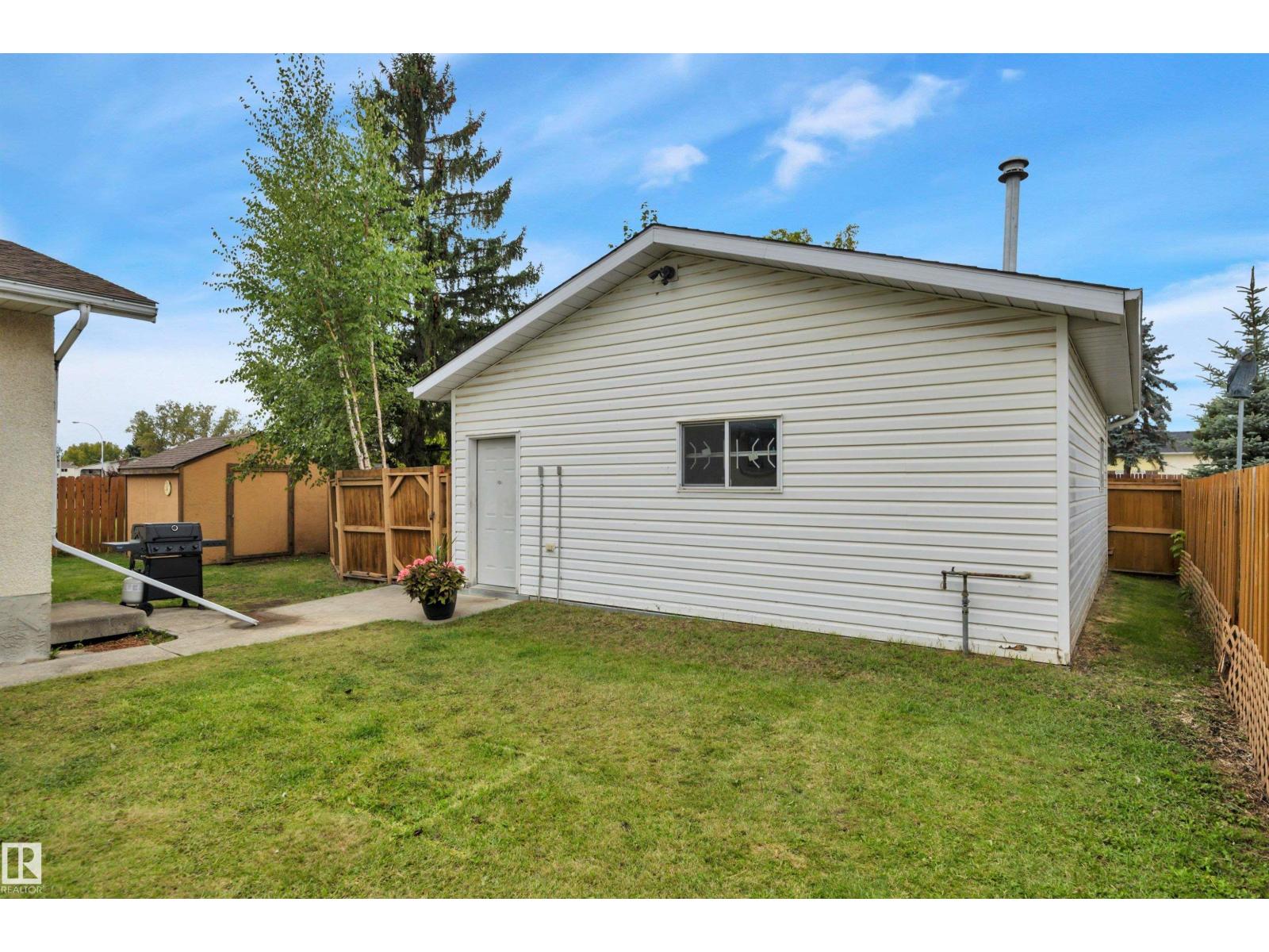 5308 37a Av Property Photo 28