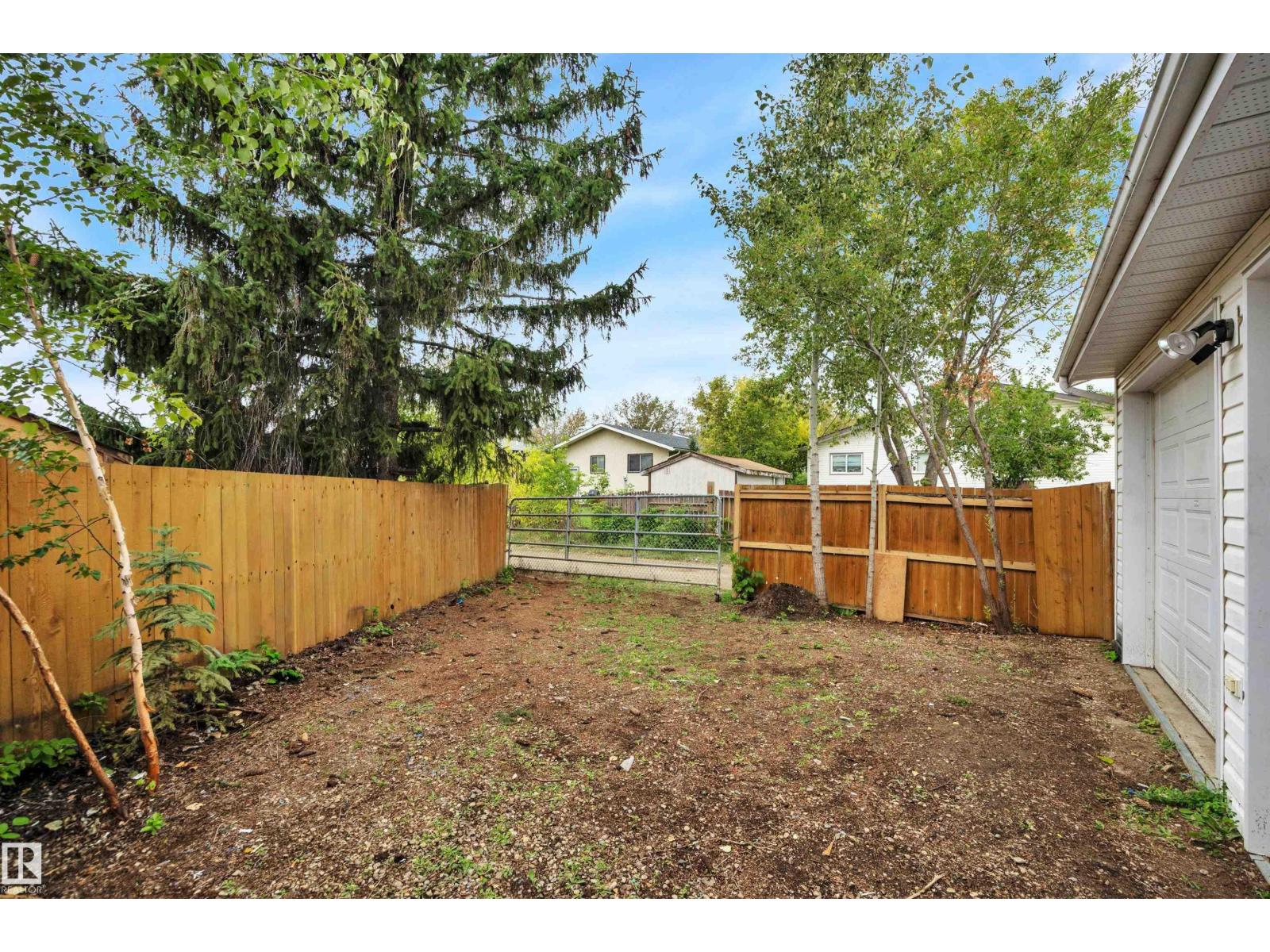 5308 37a Av Property Photo 33