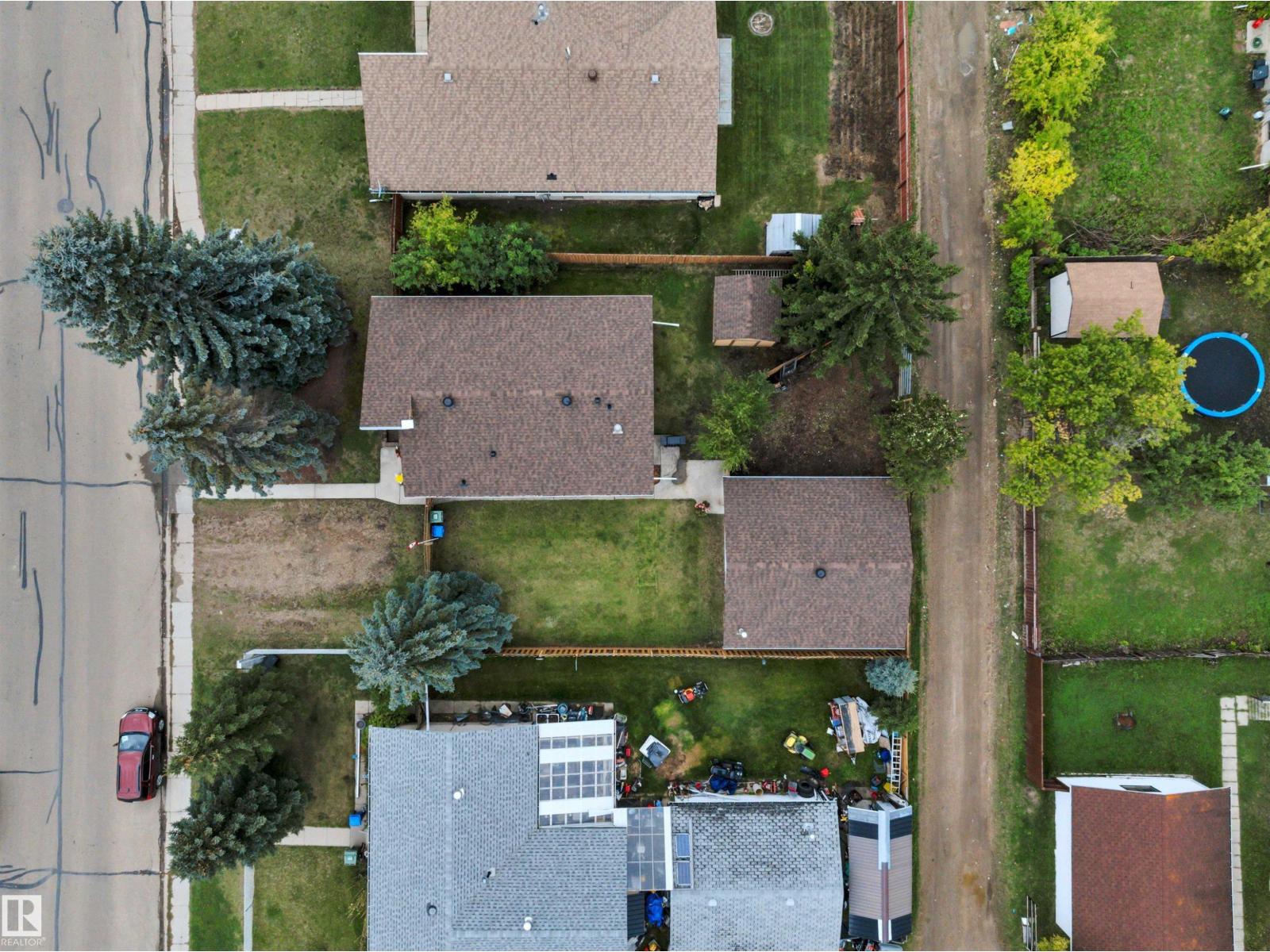 5308 37a Av Property Photo 37