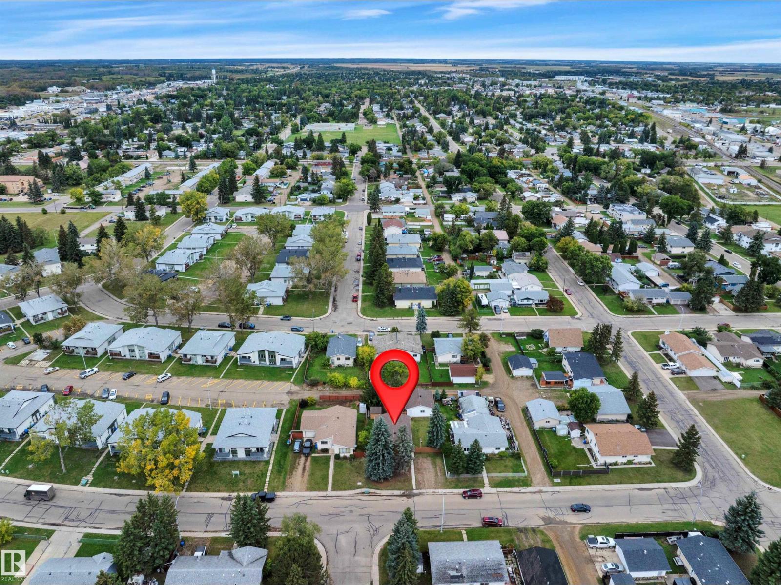 5308 37a Av Property Photo 38