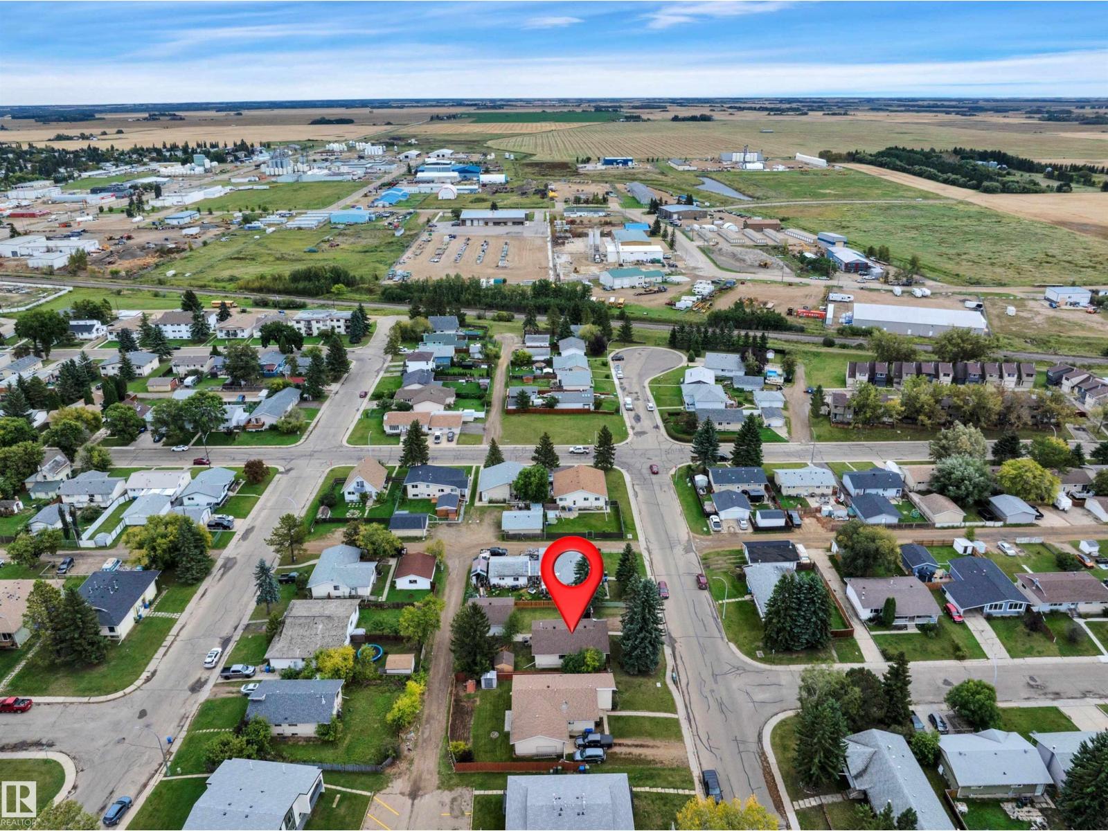 5308 37a Av Property Photo 39