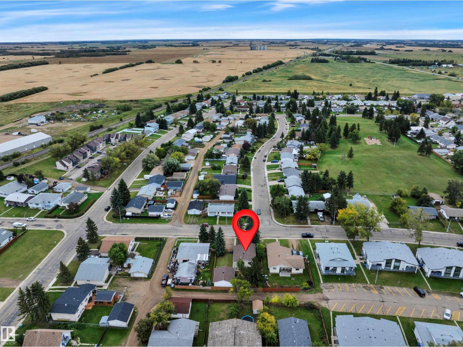 5308 37a Av Property Photo 40