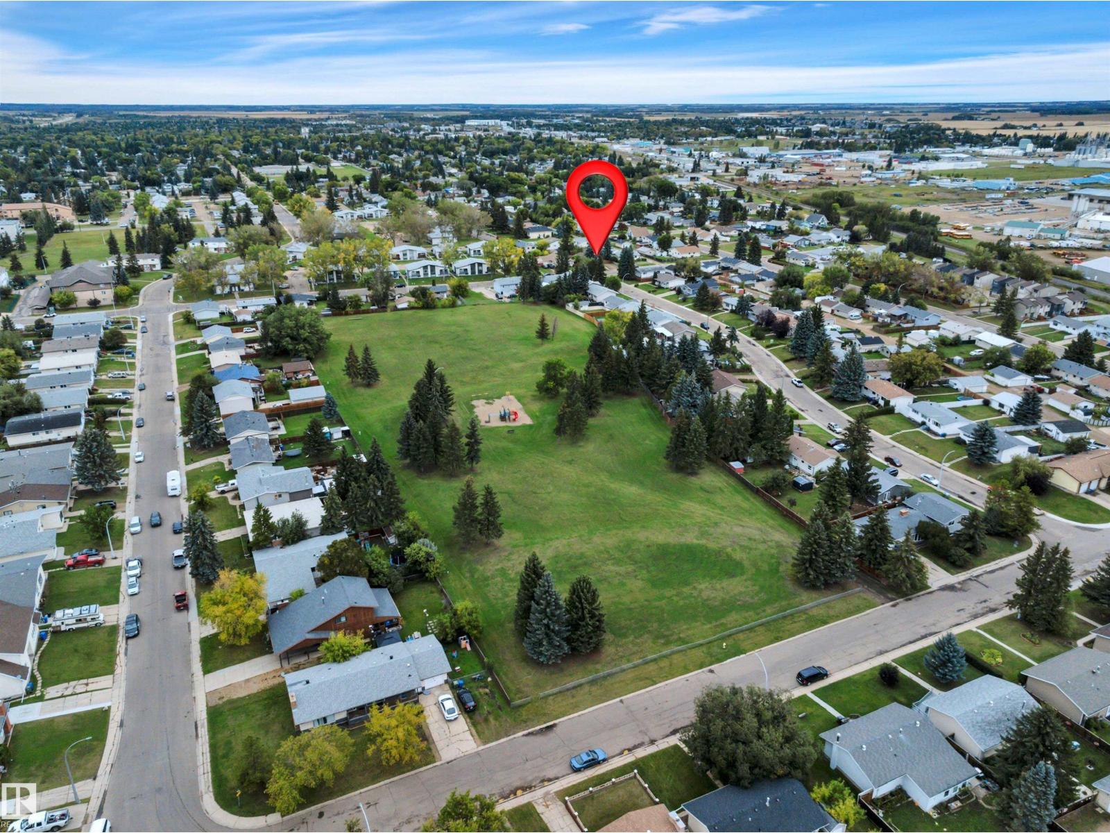 5308 37a Av Property Photo 44
