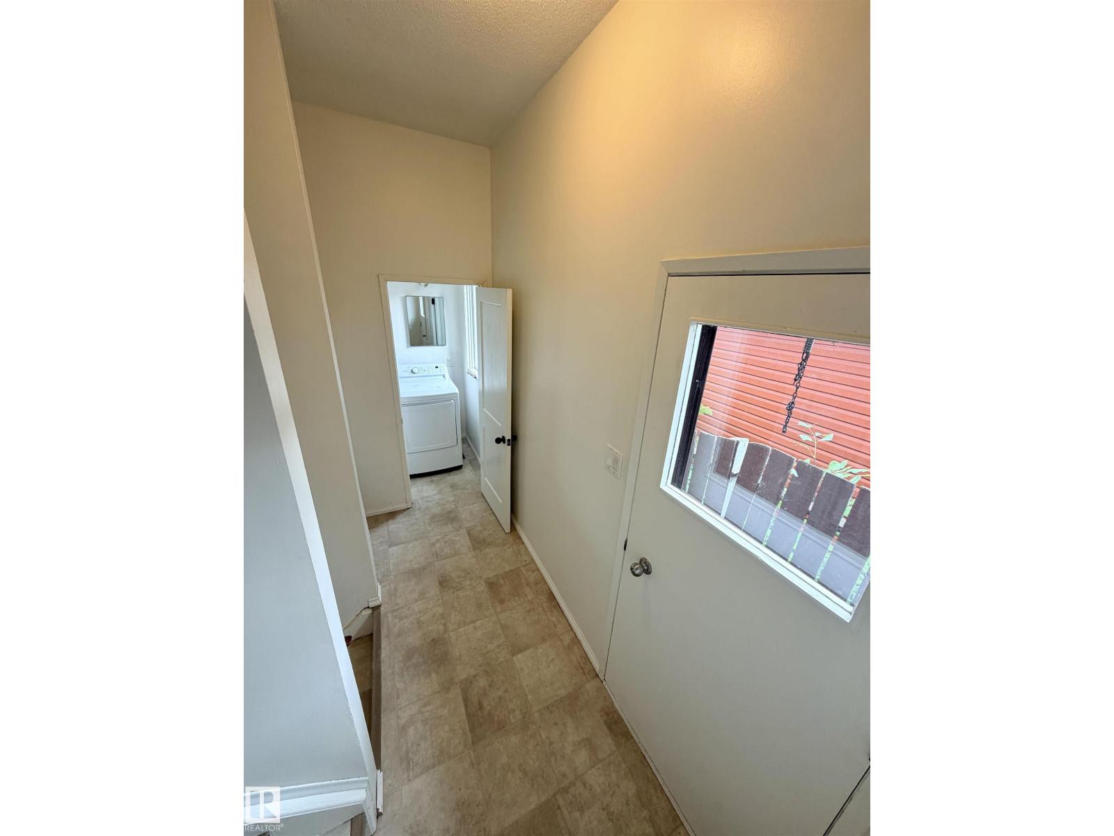 5113 45 St Property Photo 15