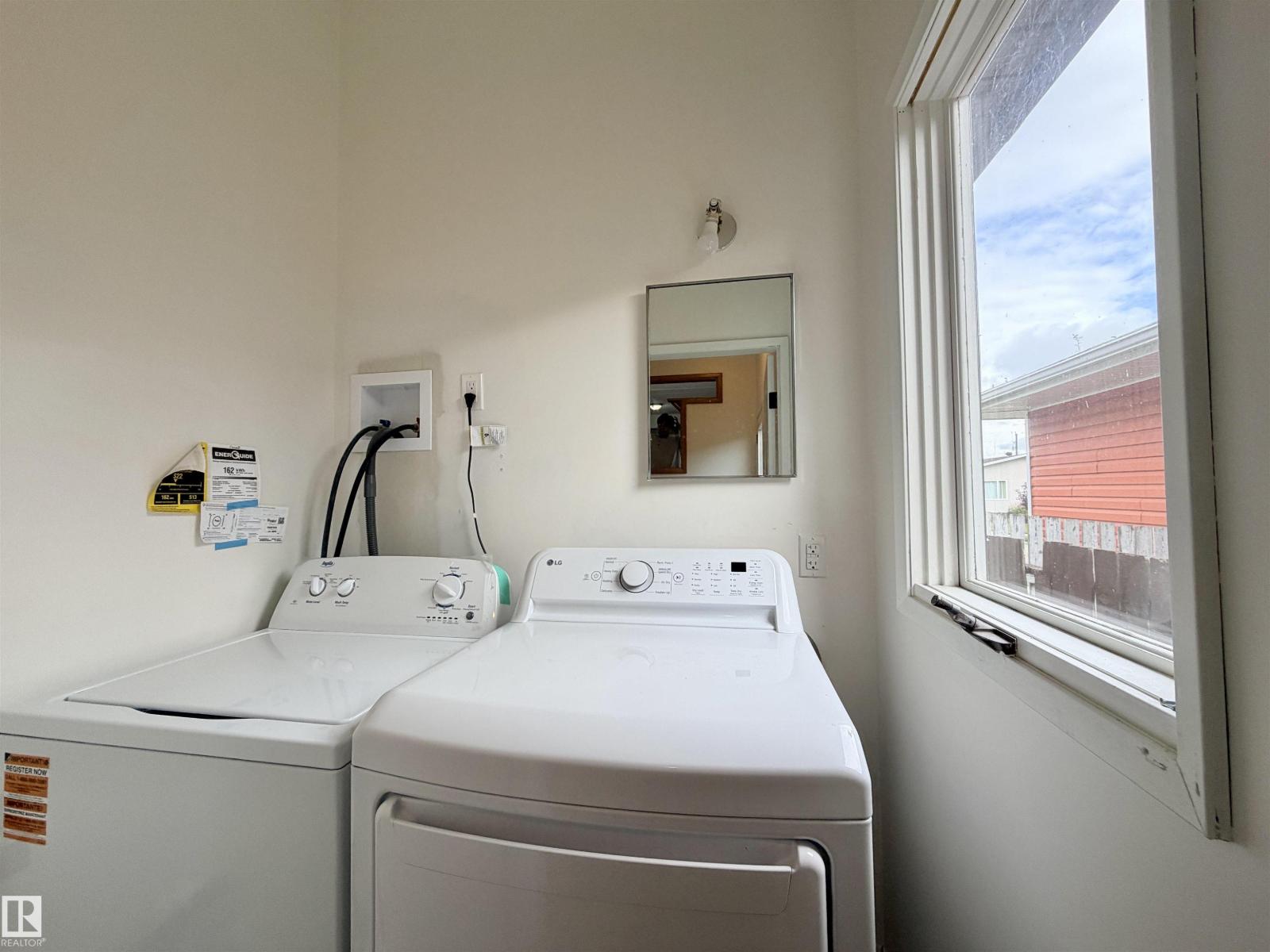 5113 45 St Property Photo 16