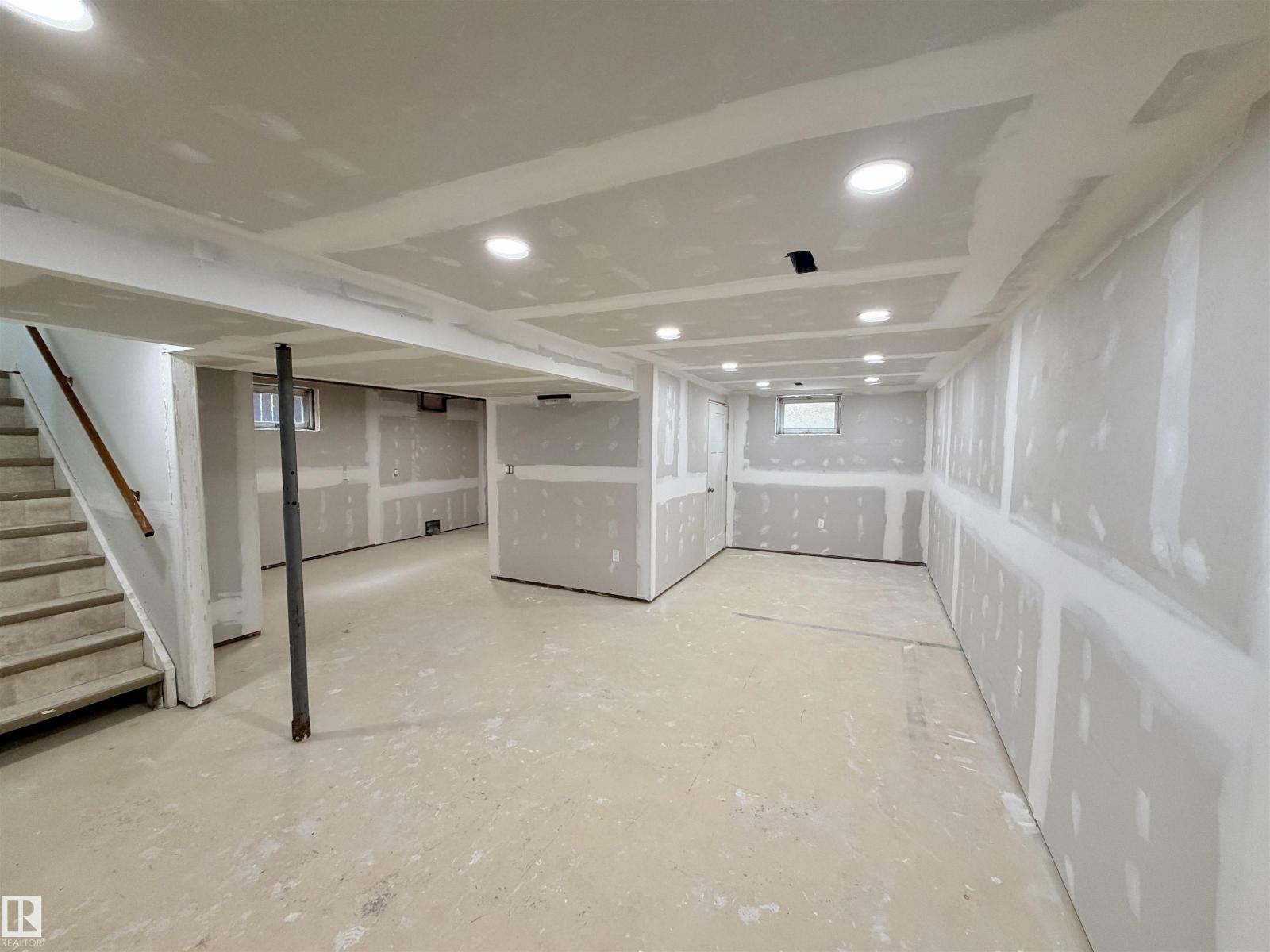 5113 45 St Property Photo 17