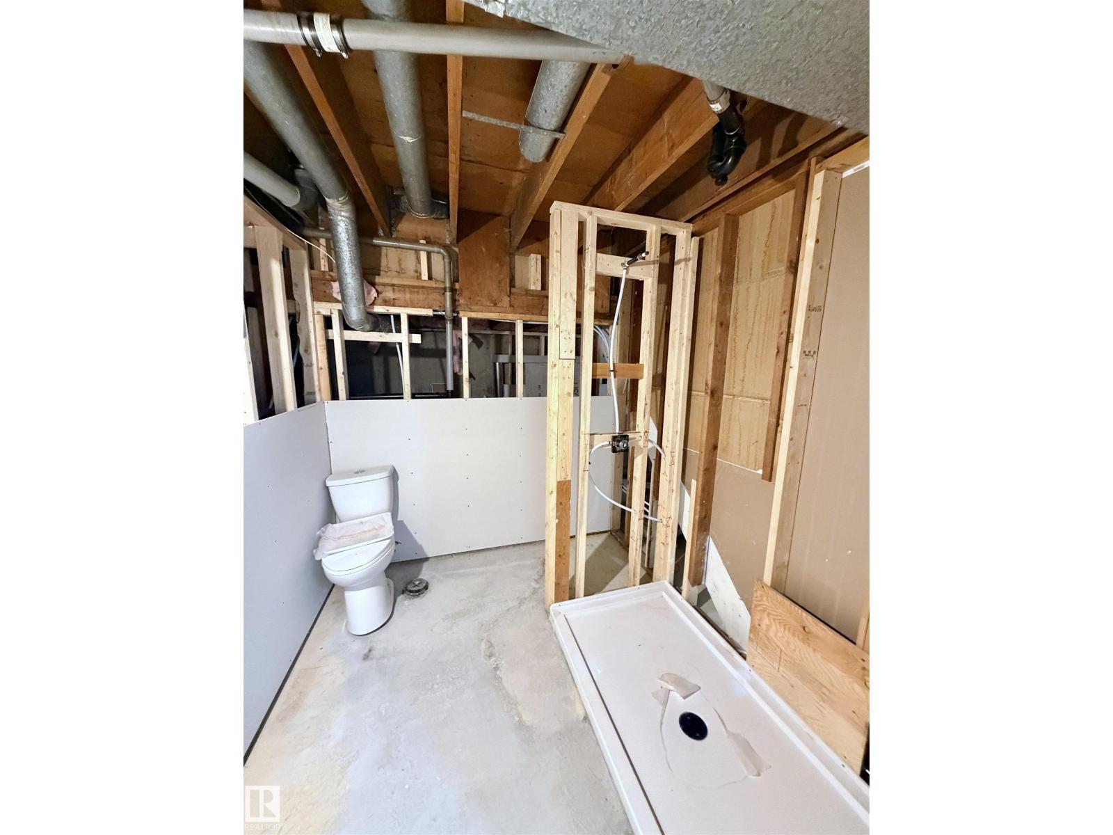 5113 45 St Property Photo 24