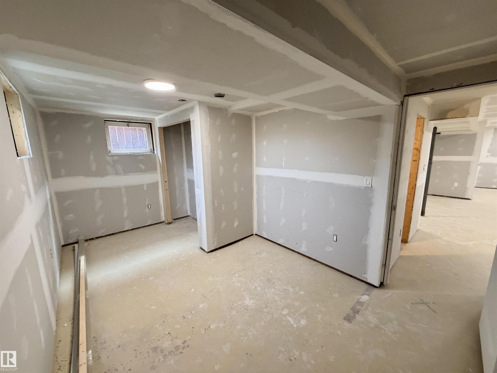 5113 45 St Property Photo 26