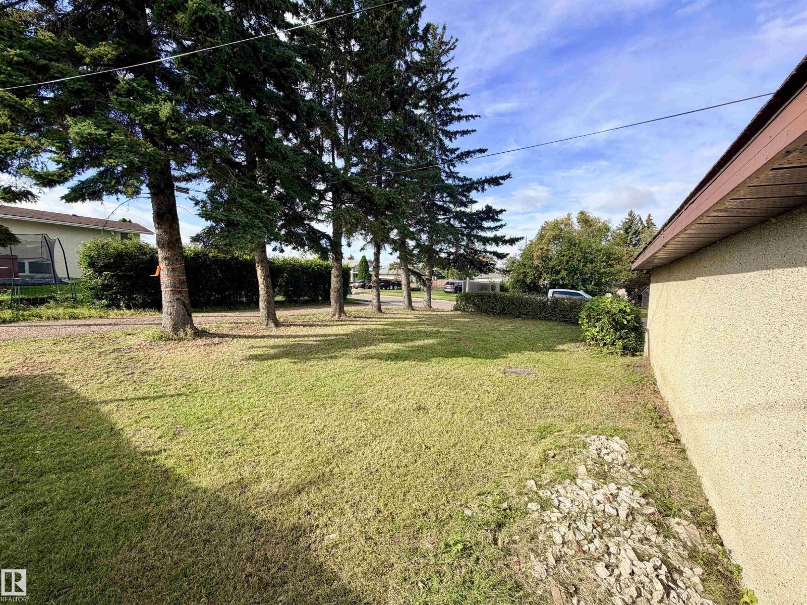 5113 45 St Property Photo 31