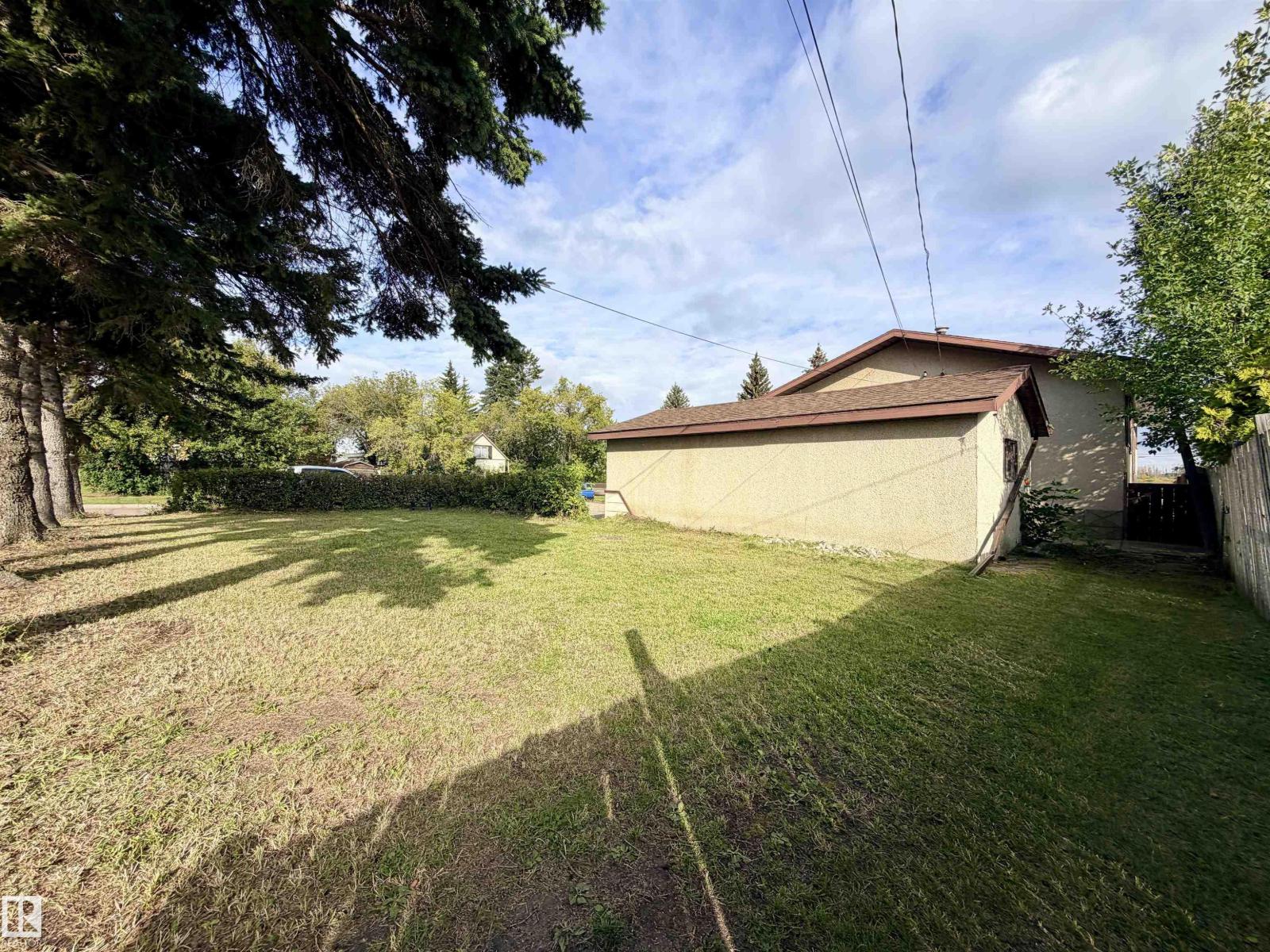 5113 45 St Property Photo 32