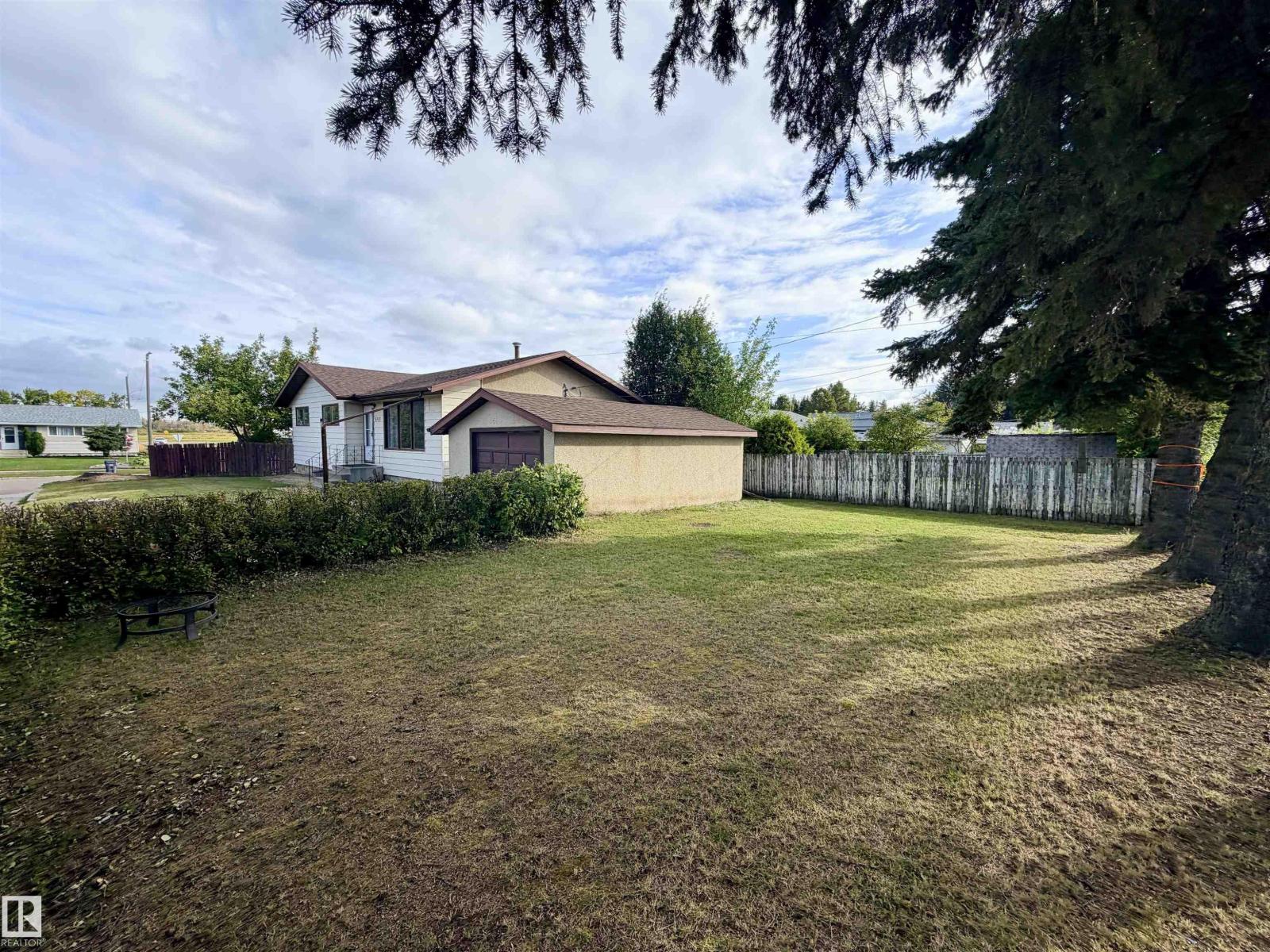5113 45 St Property Photo 33