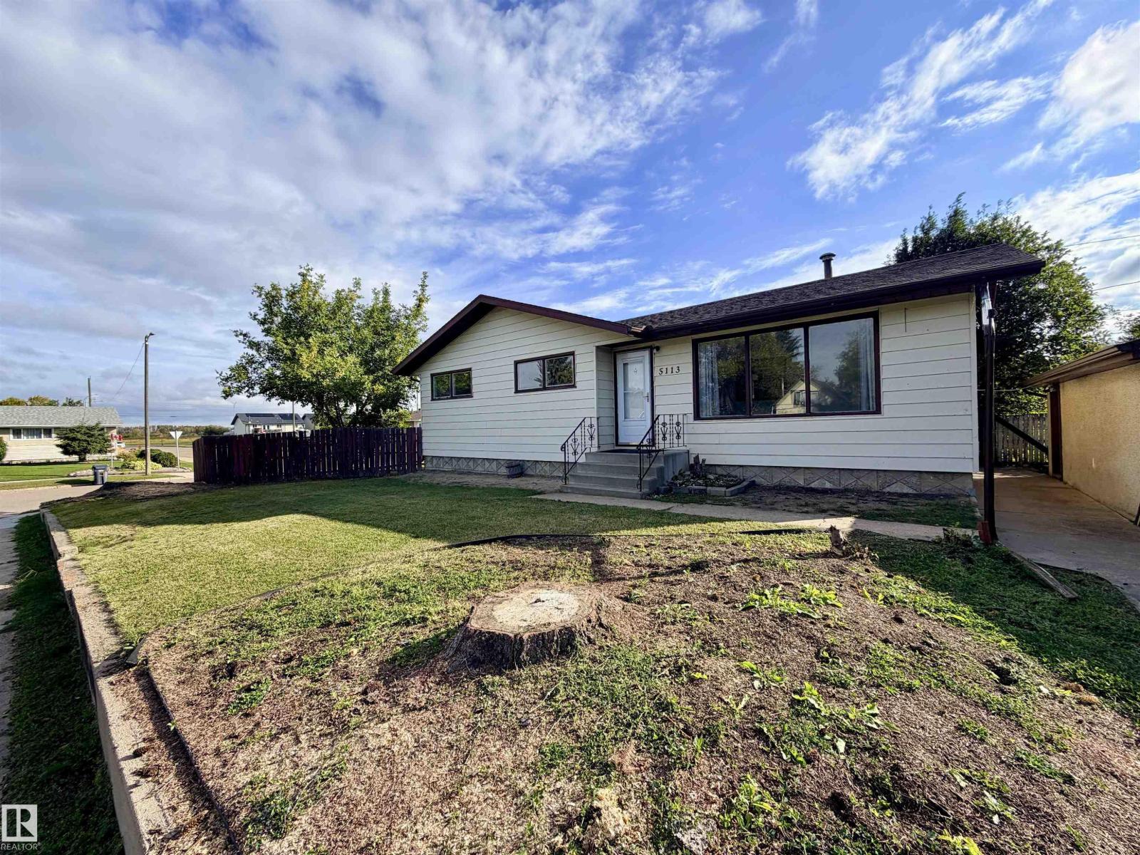 5113 45 St Property Photo 36