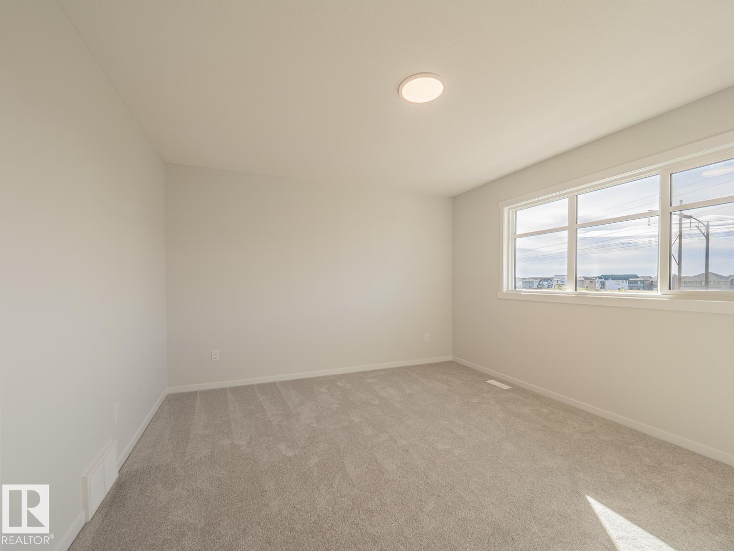 19612 30 Av Nw Property Photo 23