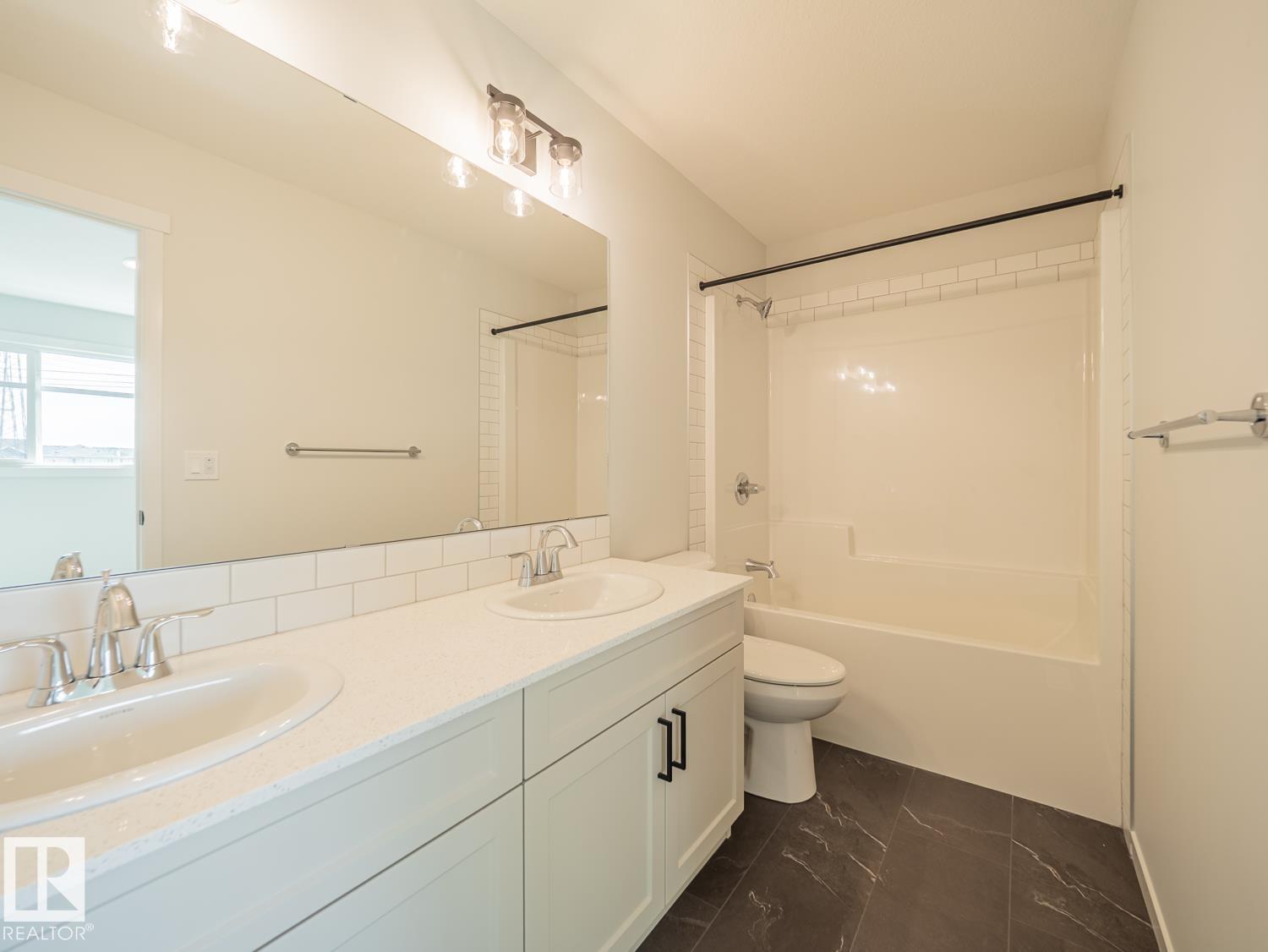 19612 30 Av Nw Property Photo 26