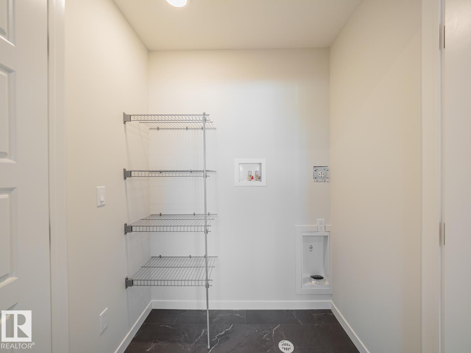 19612 30 Av Nw Property Photo 35