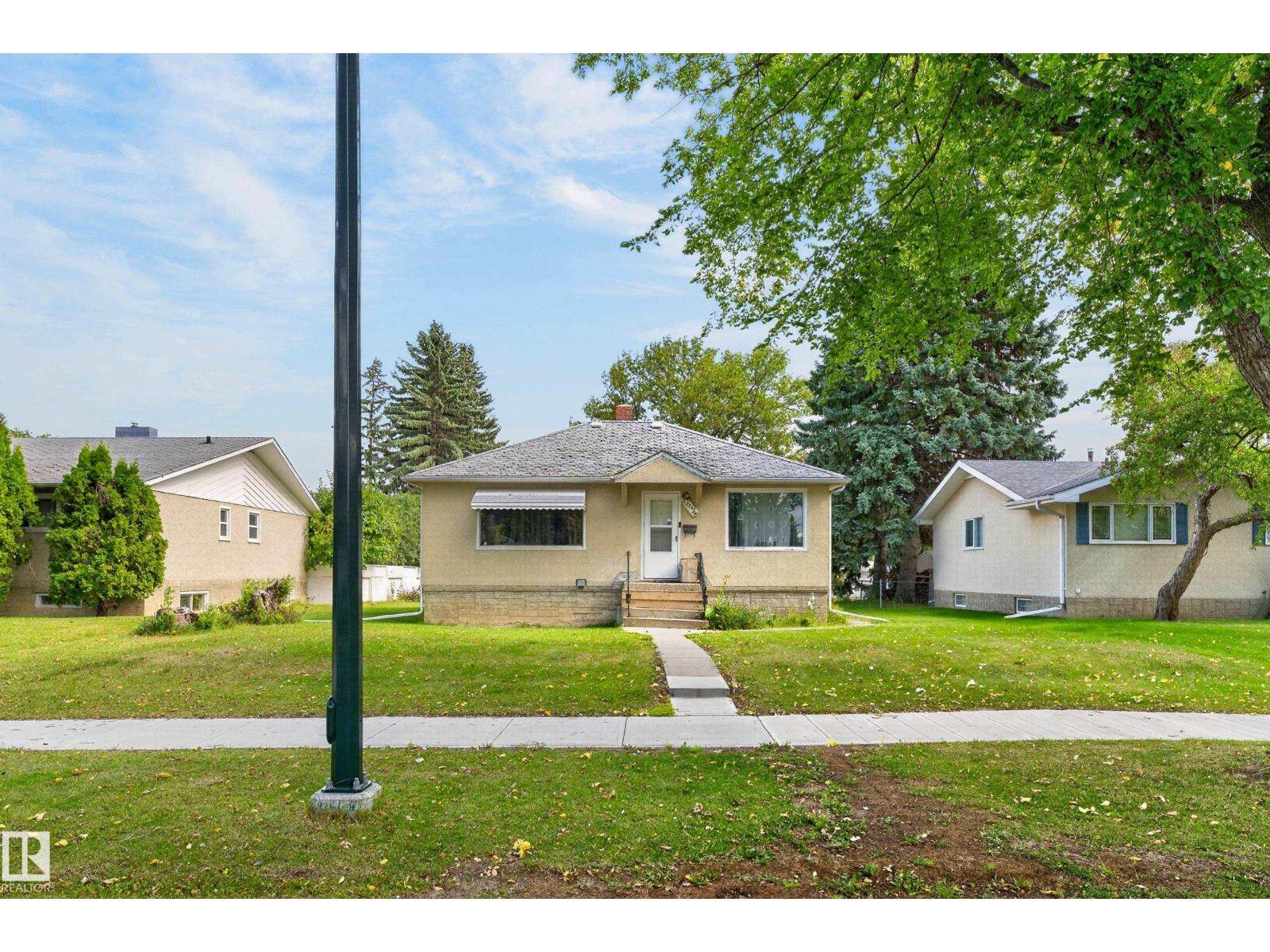 12345 79 St Nw Property Photo 2