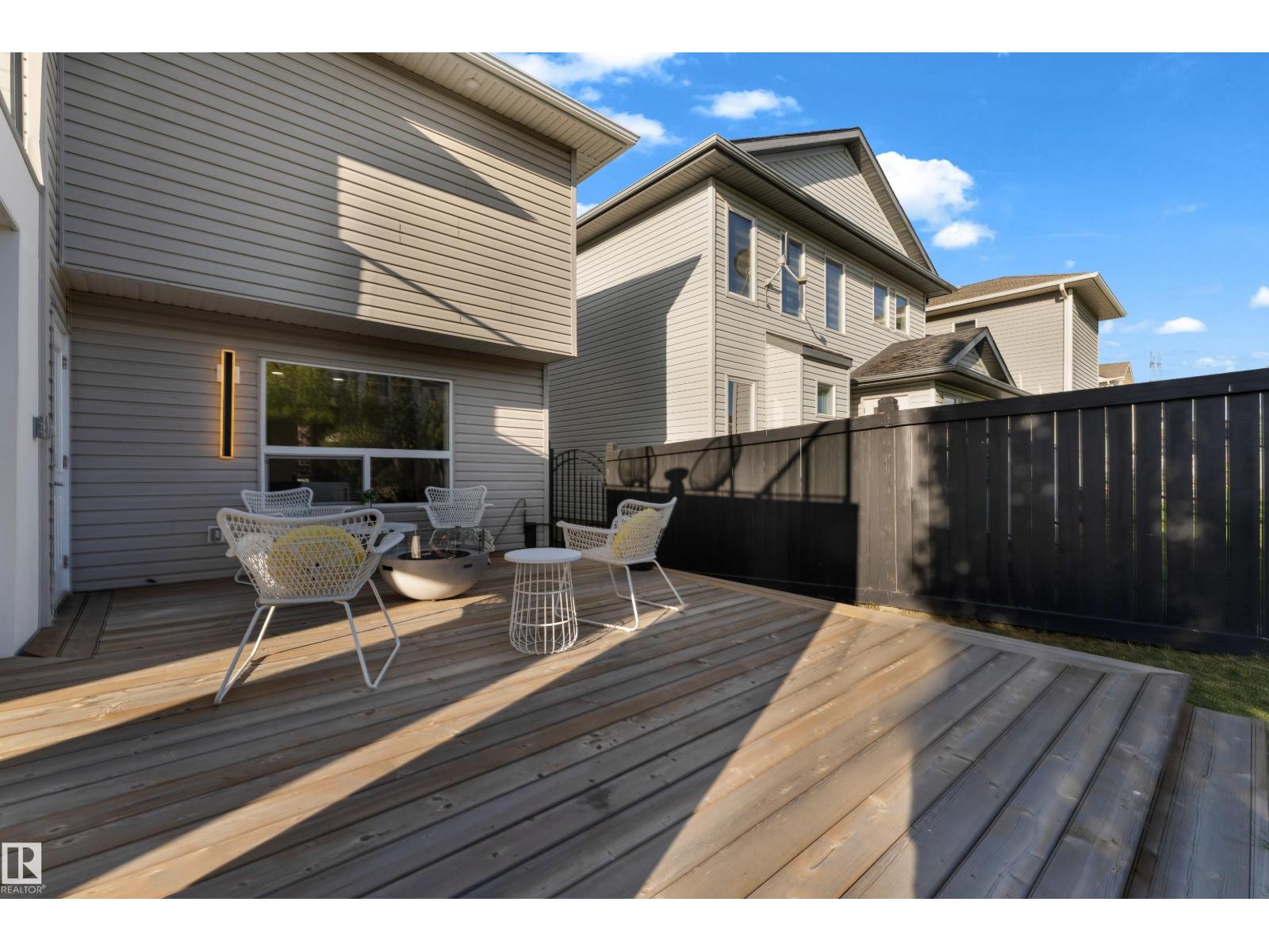 3135 24 Av Nw Property Photo 5