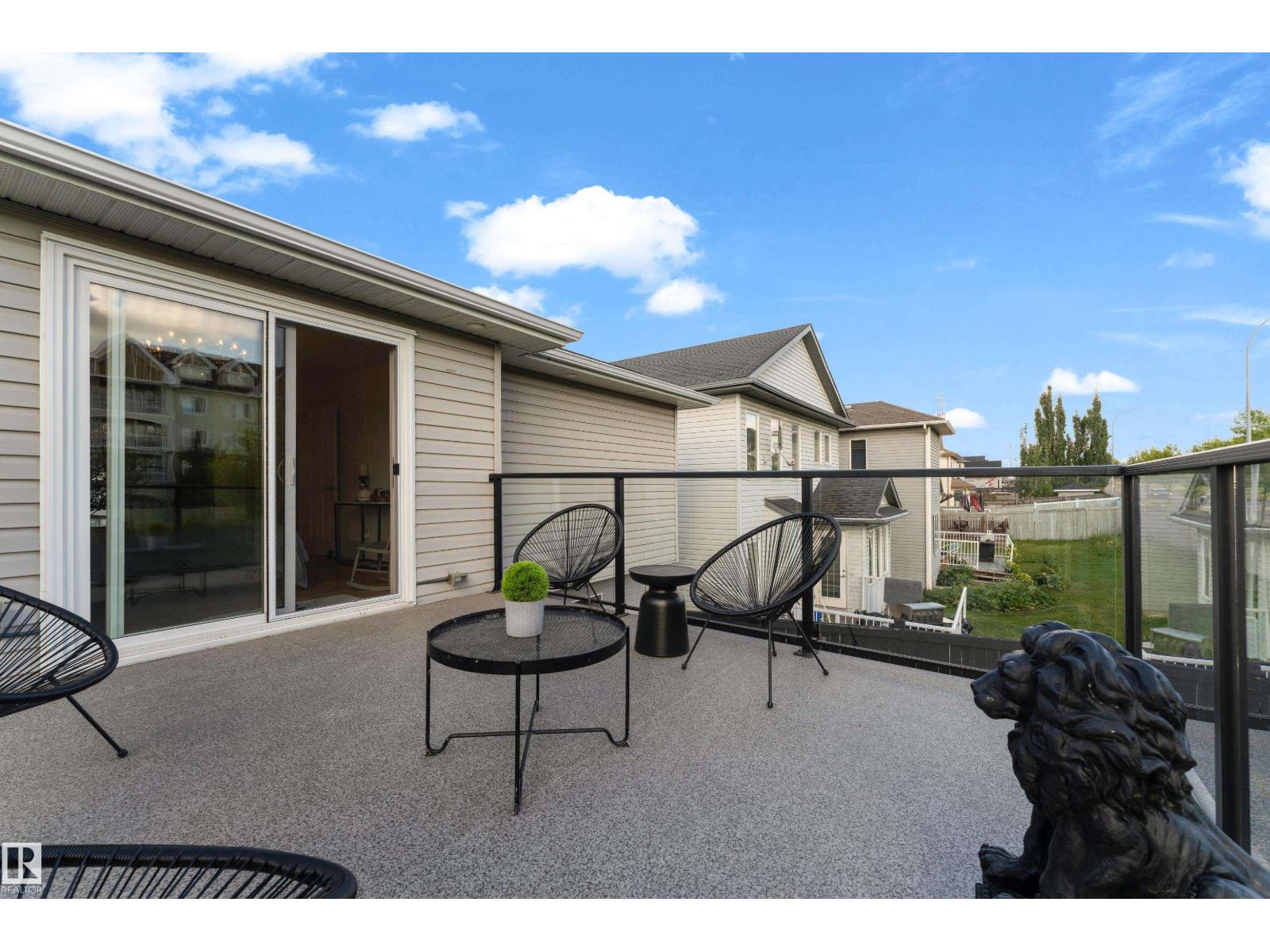 3135 24 Av Nw Property Photo 8