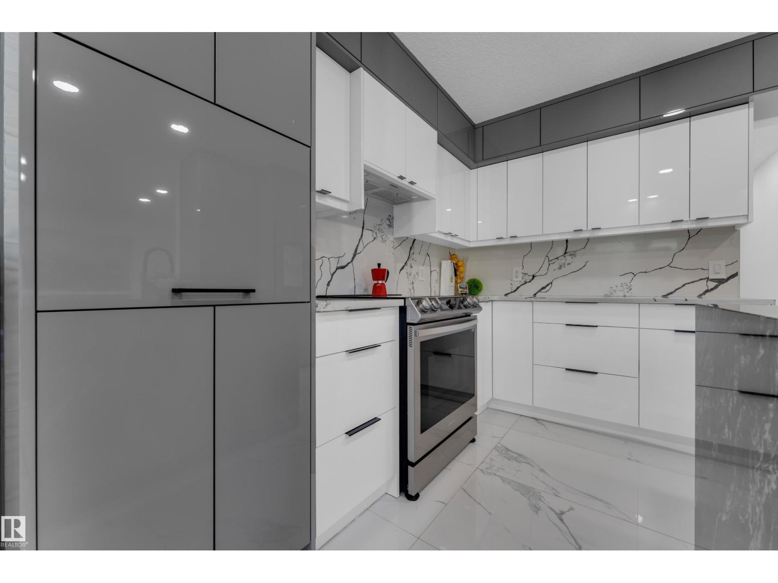 3135 24 Av Nw Property Photo 14