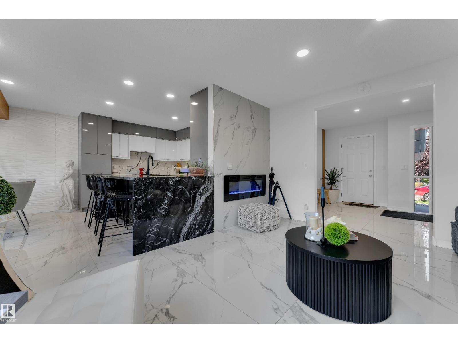 3135 24 Av Nw Property Photo 20