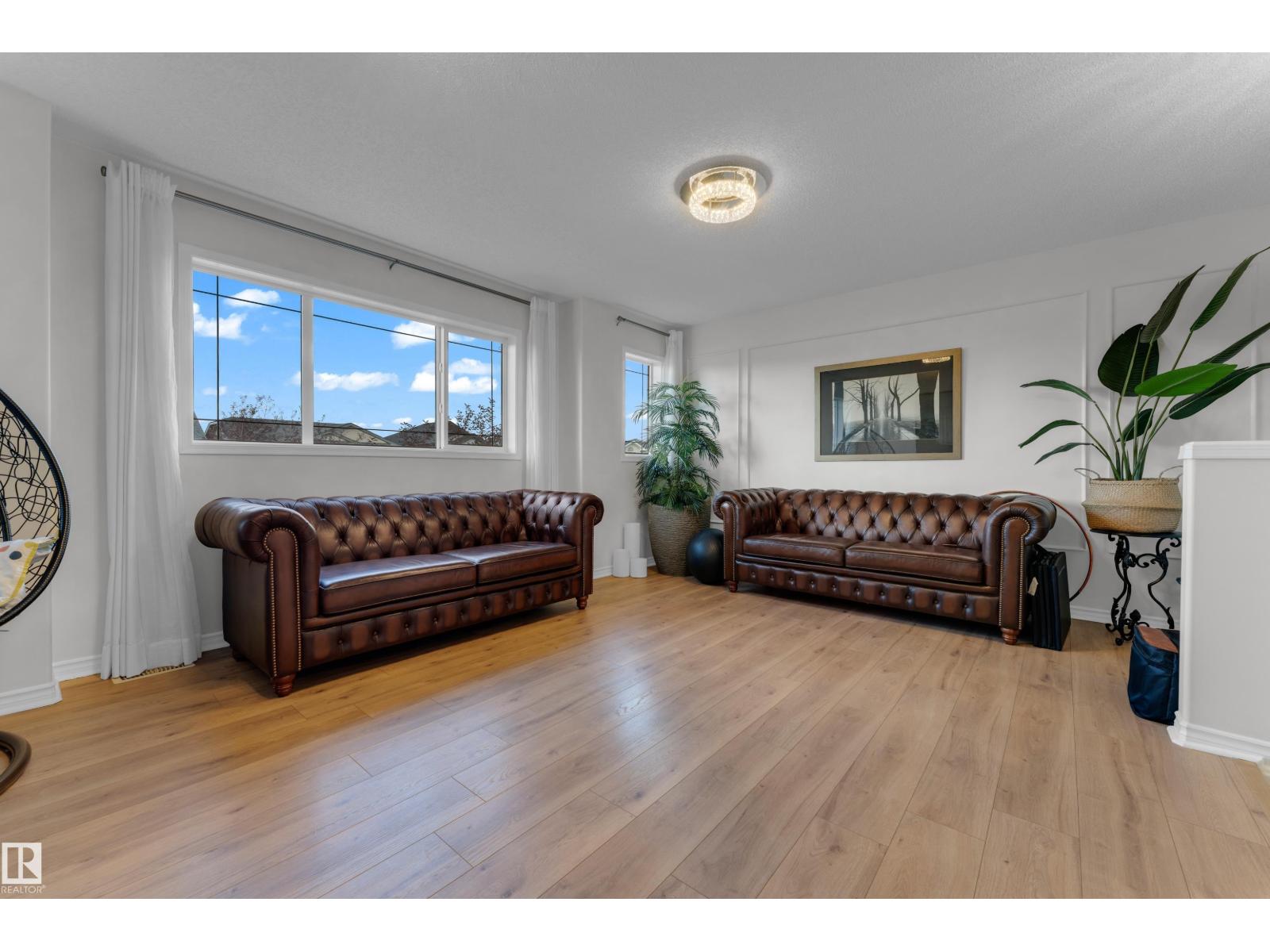 3135 24 Av Nw Property Photo 27