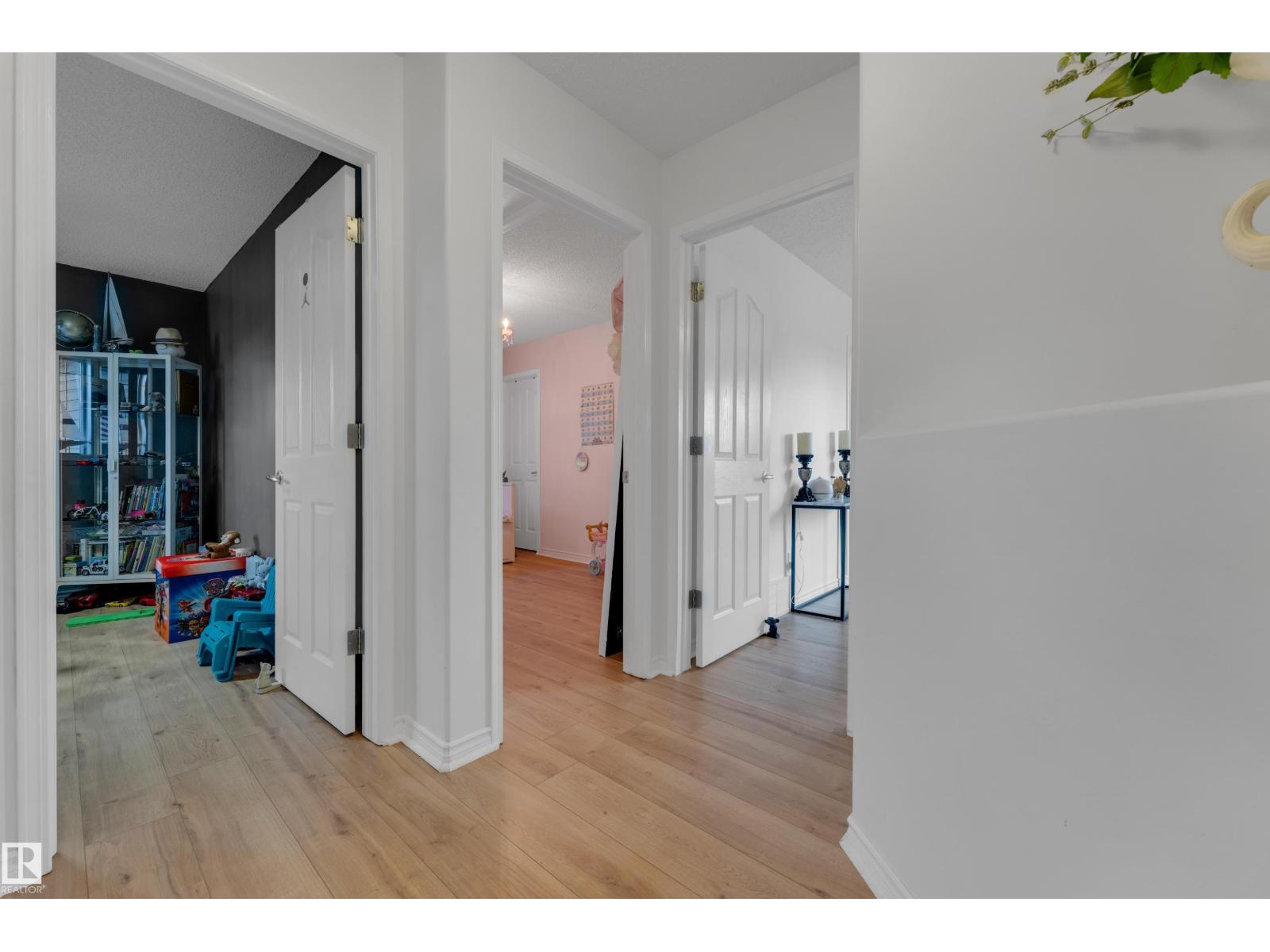 3135 24 Av Nw Property Photo 30