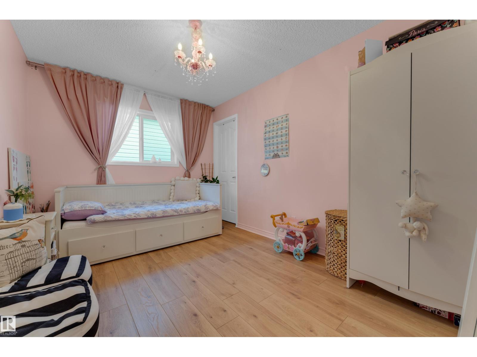 3135 24 Av Nw Property Photo 34