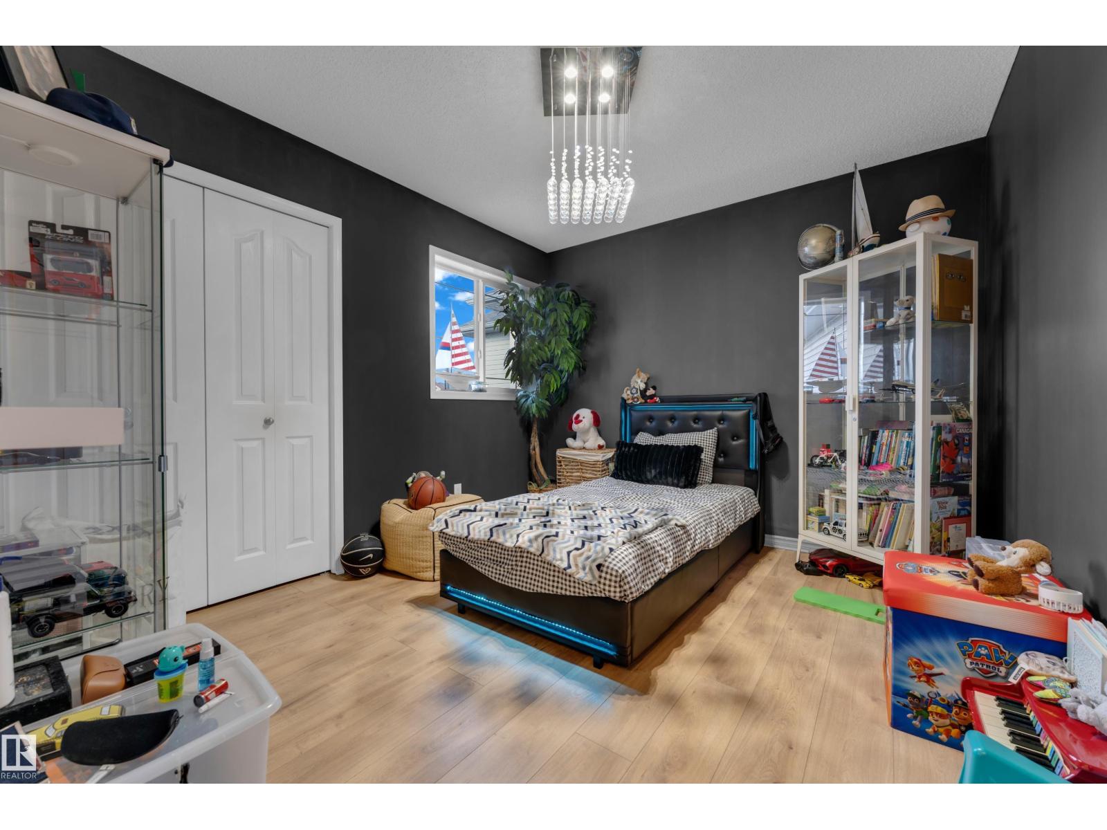 3135 24 Av Nw Property Photo 35